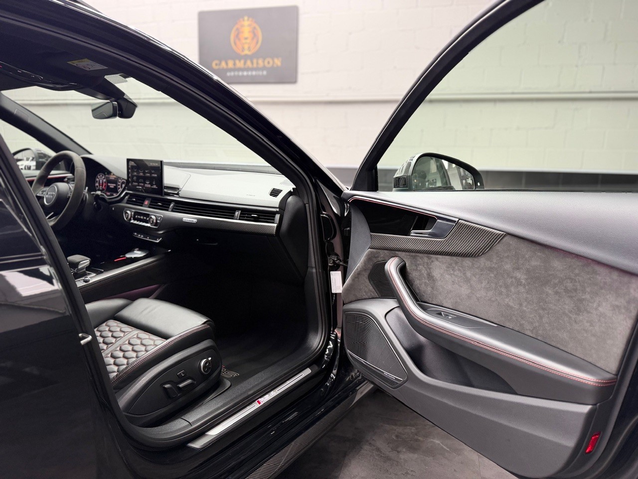 AUDI RS4 Avant quattro | 1. Hand | ACC Tempomat | Head-Up Display | Carbon Interieur&Exterieur | Rückfahrkamera | Bang&Olufsen-image-26