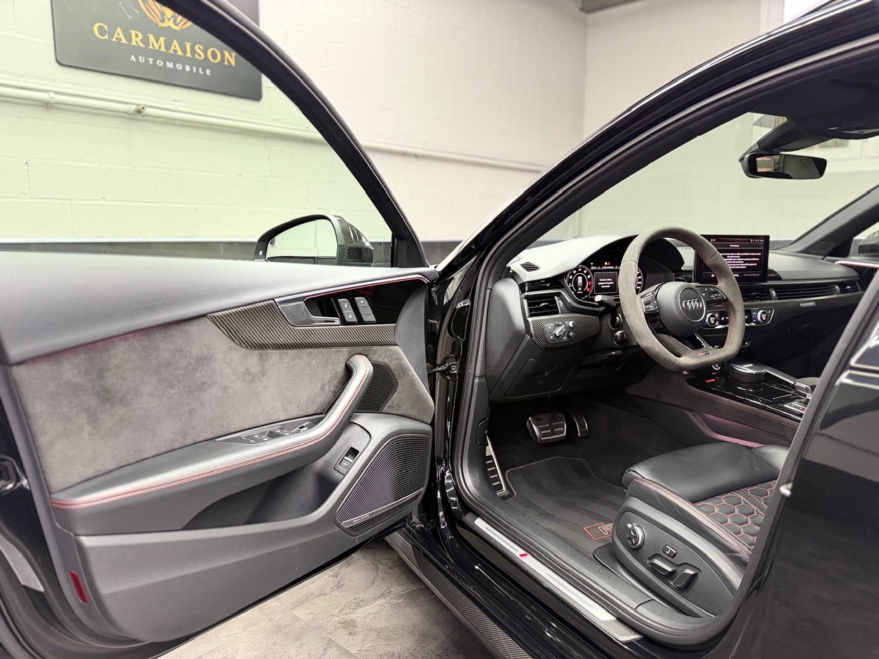 AUDI RS4 Avant quattro | 1. Hand | ACC Tempomat | Head-Up Display | Carbon Interieur&Exterieur | Rückfahrkamera | Bang&Olufsen-image-12