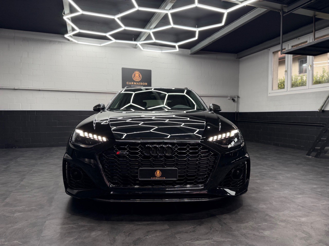 AUDI RS4 Avant quattro | 1. Hand | ACC Tempomat | Head-Up Display | Carbon Interieur&Exterieur | Rückfahrkamera | Bang&Olufsen-image-1