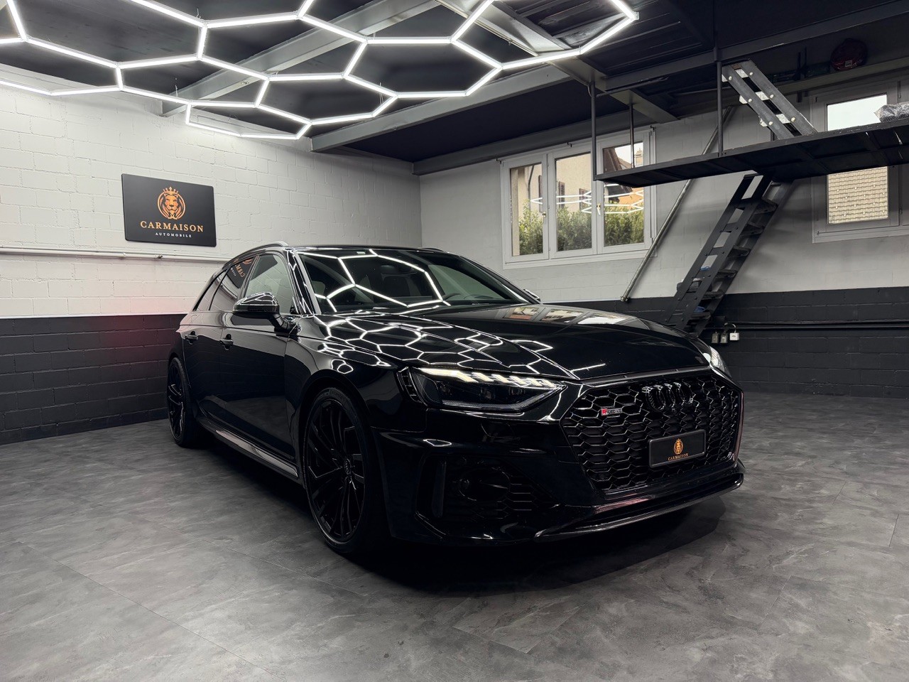 AUDI RS4 Avant quattro | 1. Hand | ACC Tempomat | Head-Up Display | Carbon Interieur&Exterieur | Rückfahrkamera | Bang&Olufsen-image-0