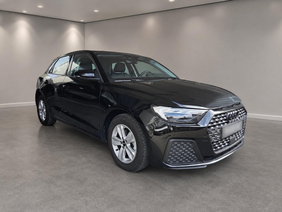AUDI 1.0 30 TFSI Attraction S-Tronic-image-0