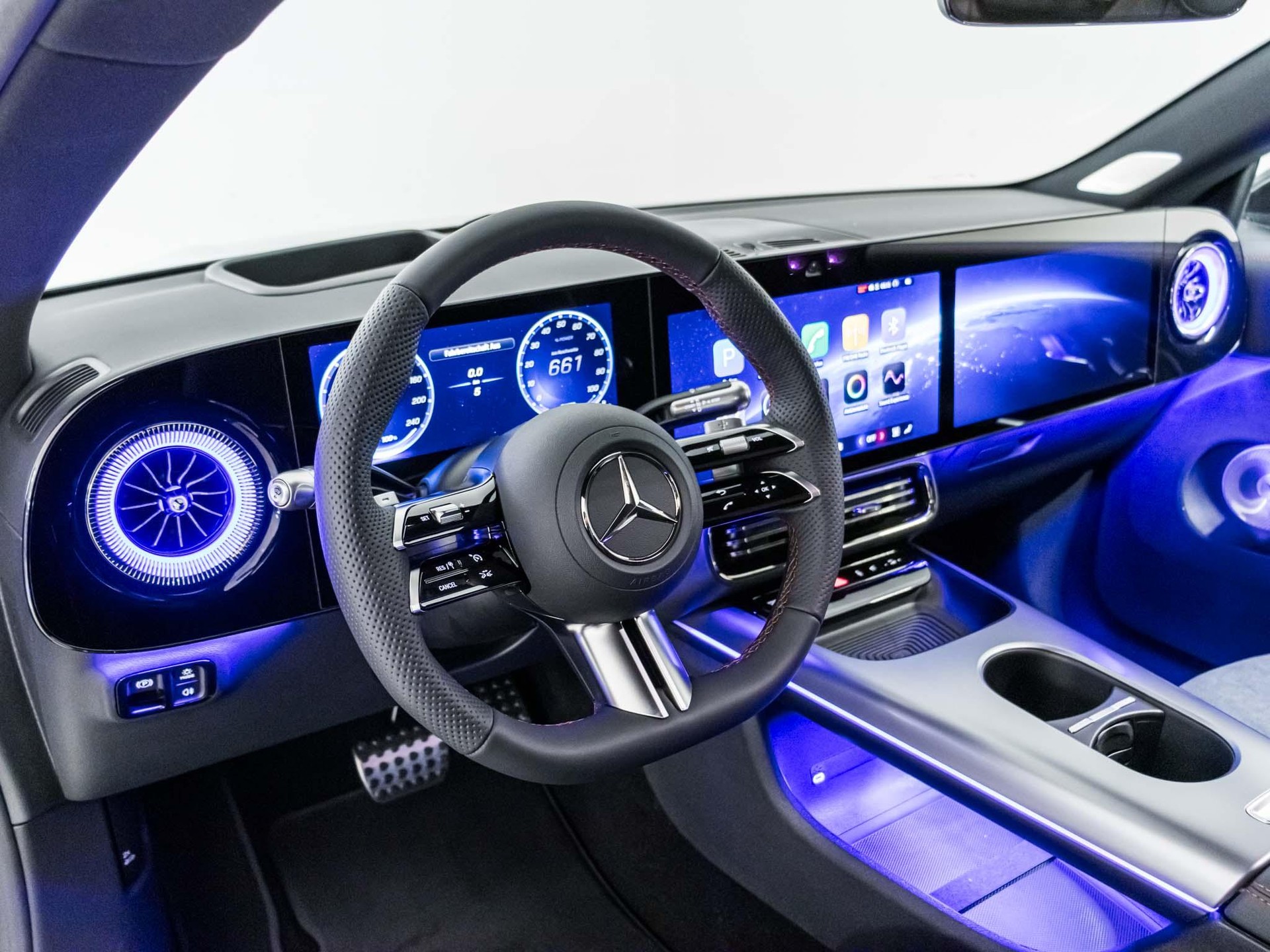 MERCEDES-BENZ CLA 350 4MATIC SB-image-9