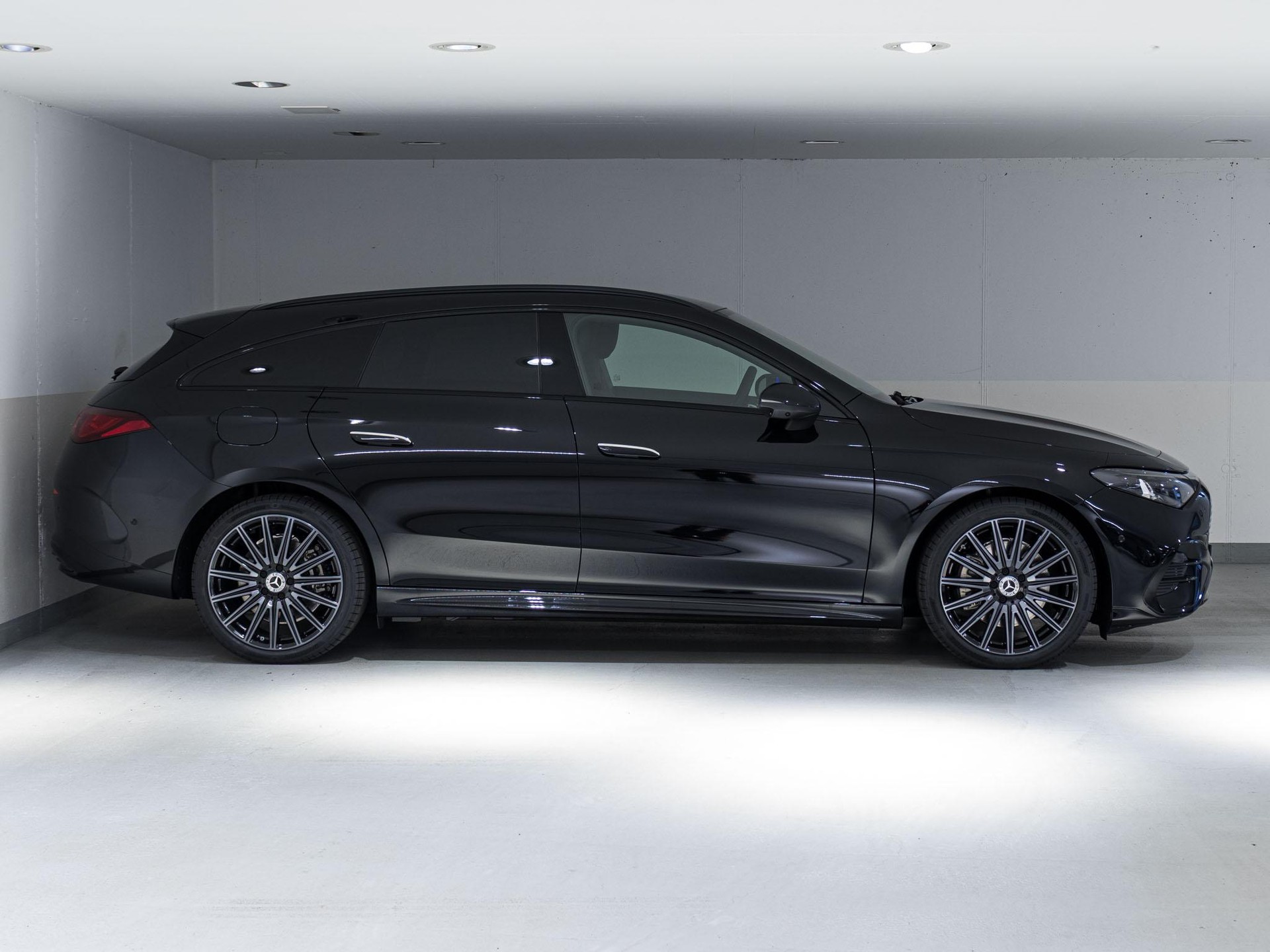 MERCEDES-BENZ CLA 350 4MATIC SB-image-1