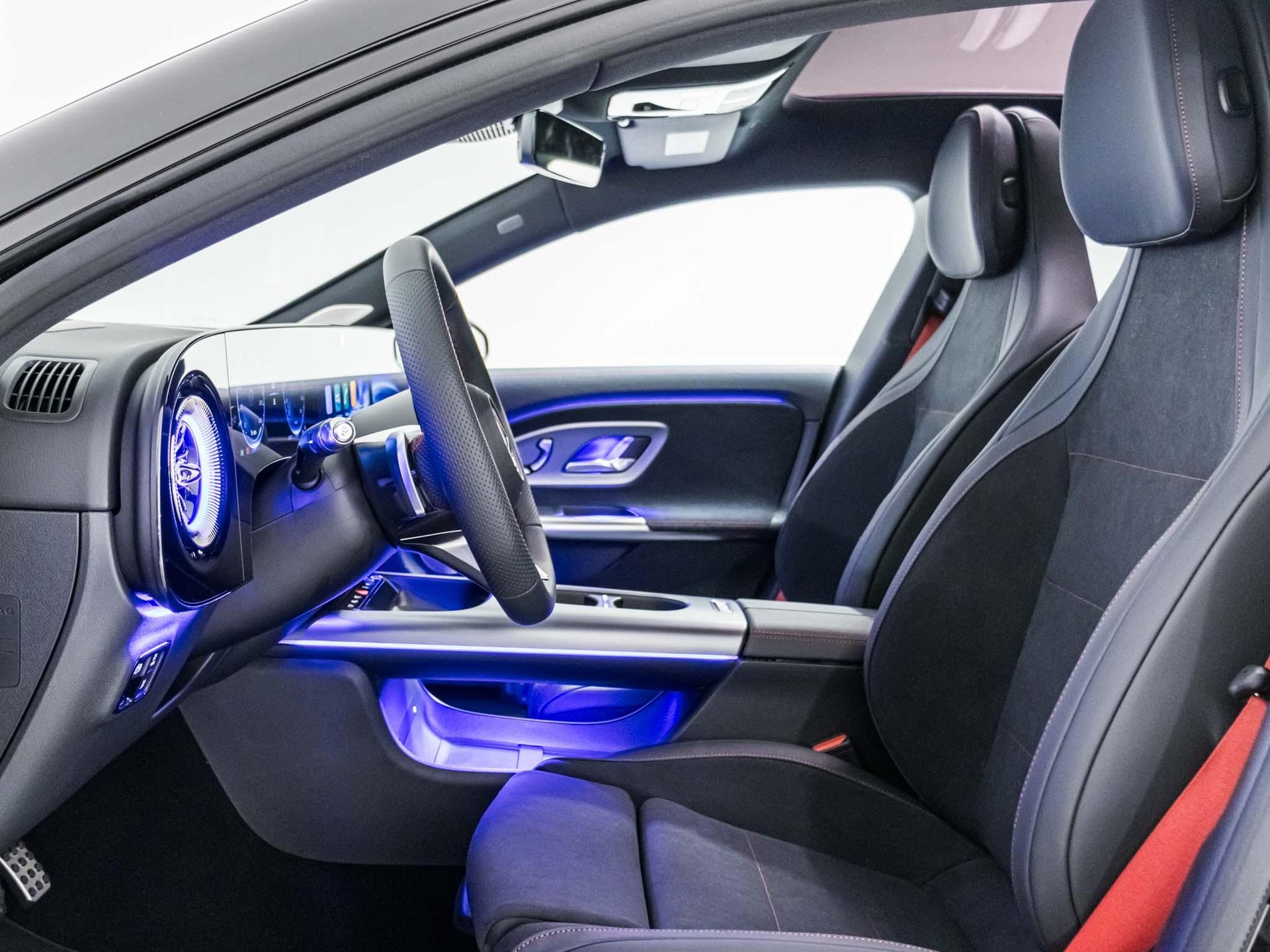 MERCEDES-BENZ CLA 350 4MATIC SB-image-6