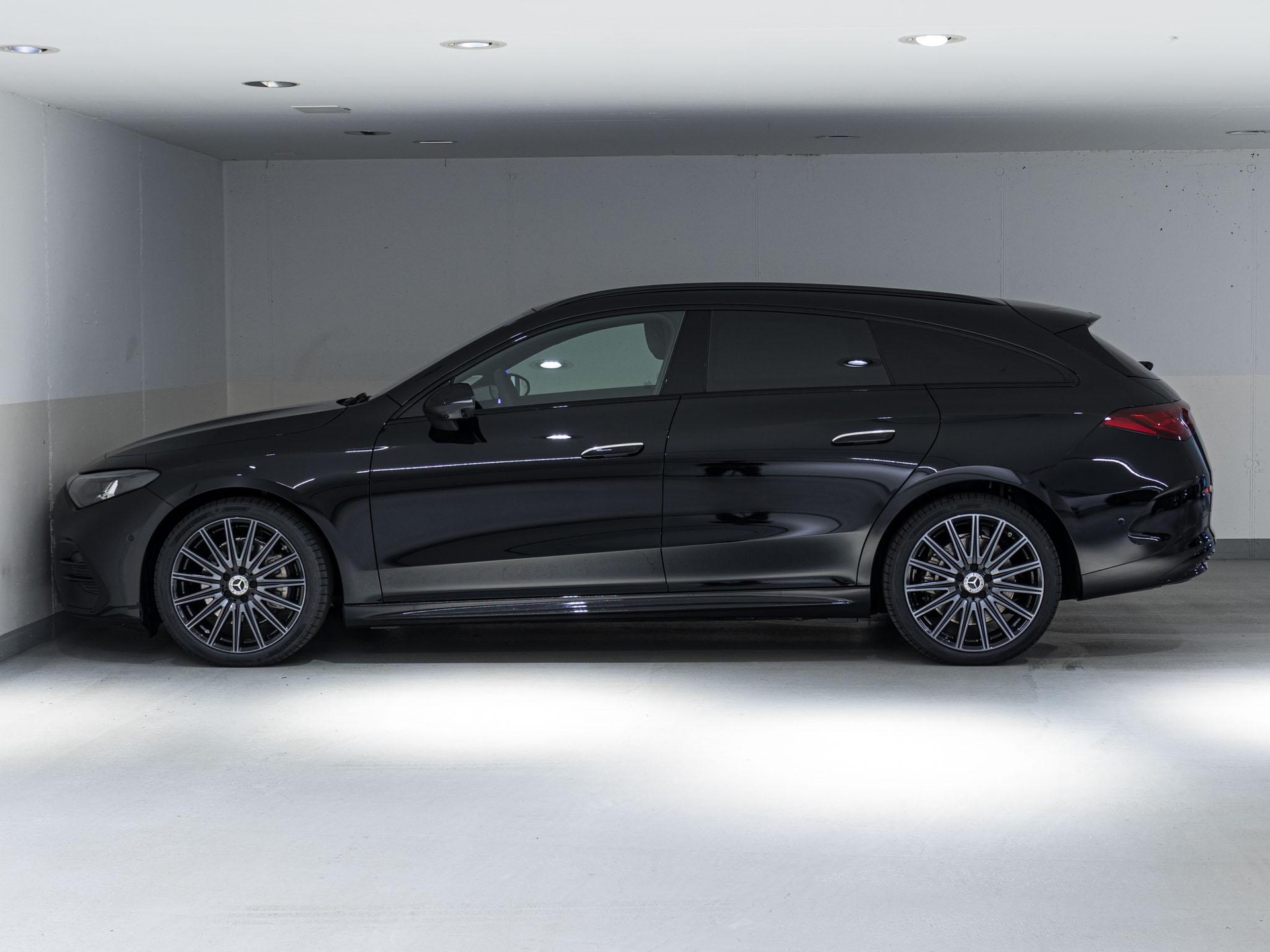 MERCEDES-BENZ CLA 350 4MATIC SB-image-4