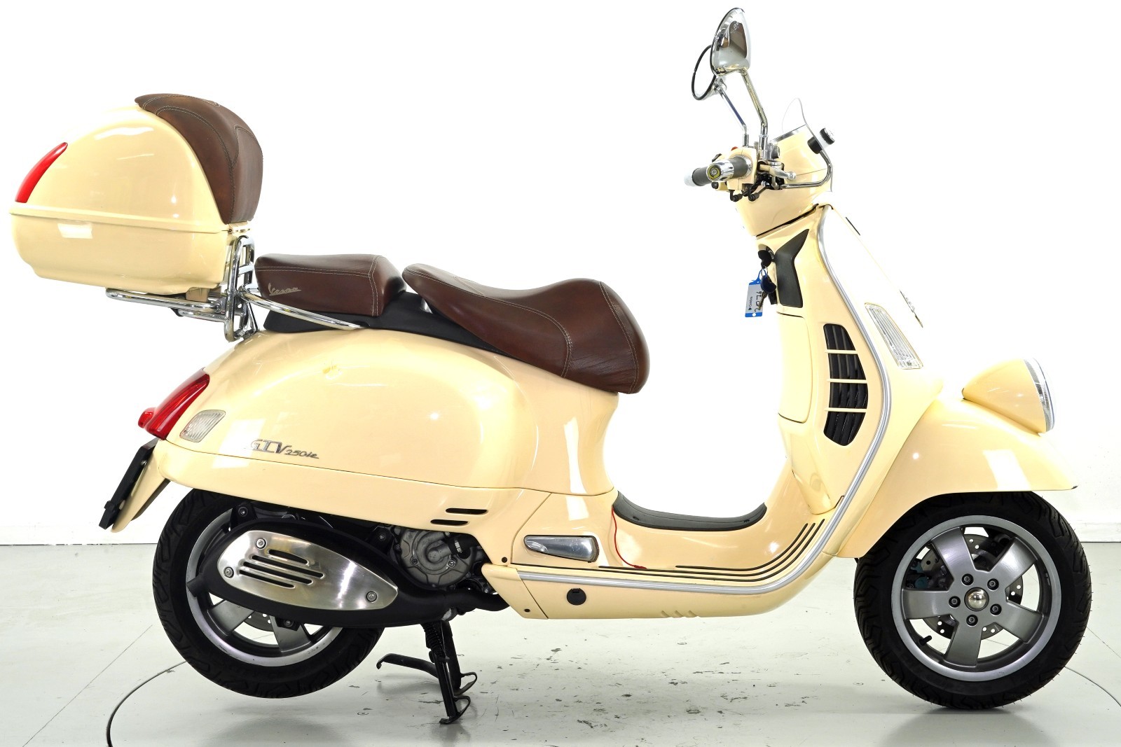 PIAGGIO Vespa GTV 250I.E-showroom-element-3