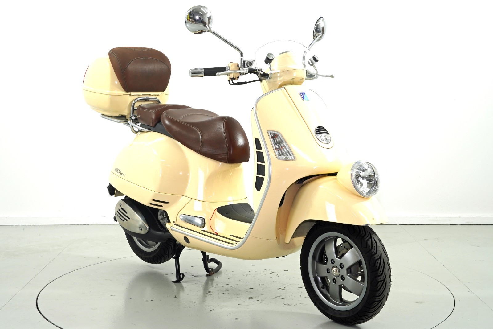 PIAGGIO Vespa GTV 250I.E-showroom-element-1