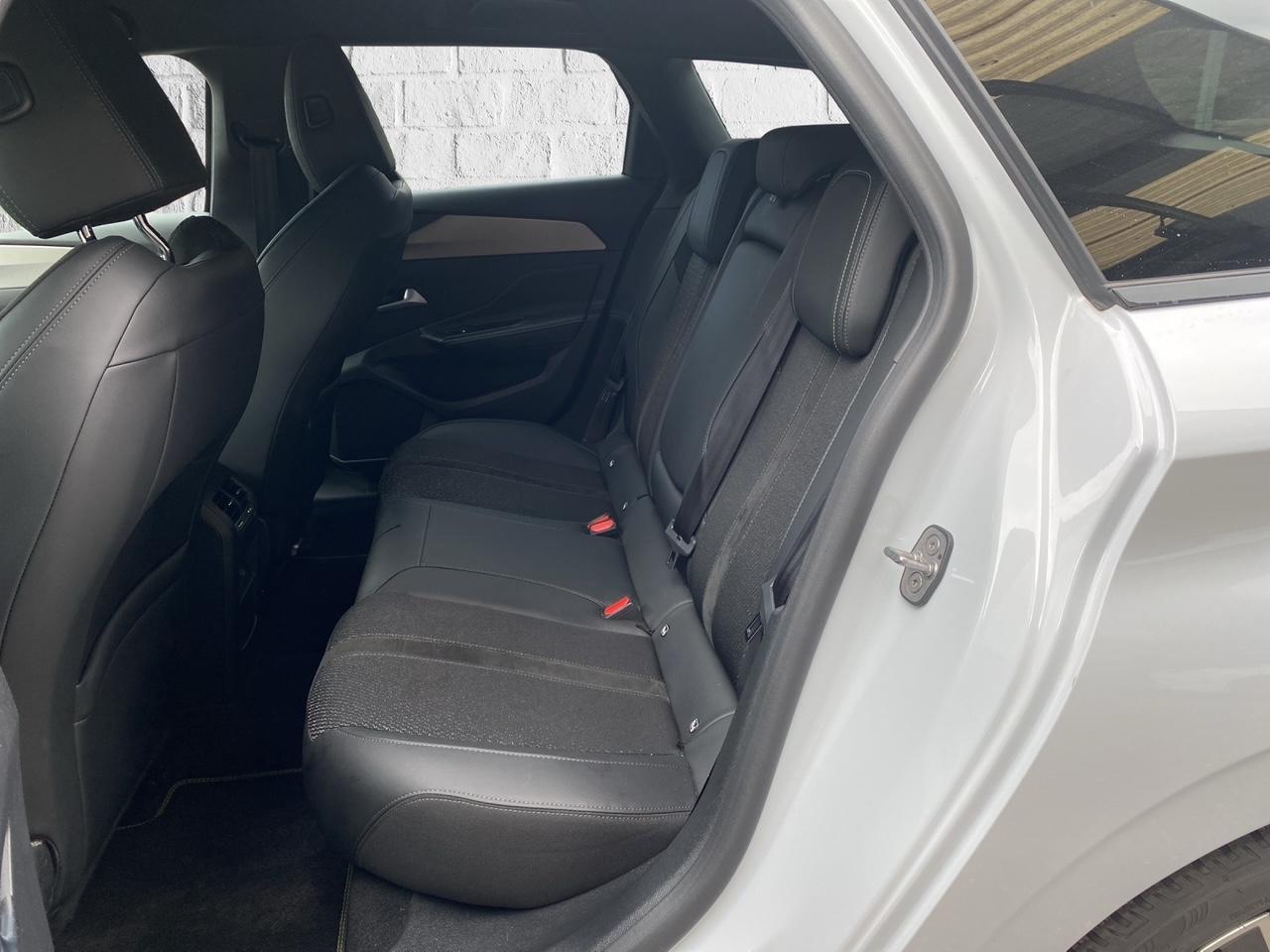 PEUGEOT 308 SW 1.2 Hybrid GT-image-9