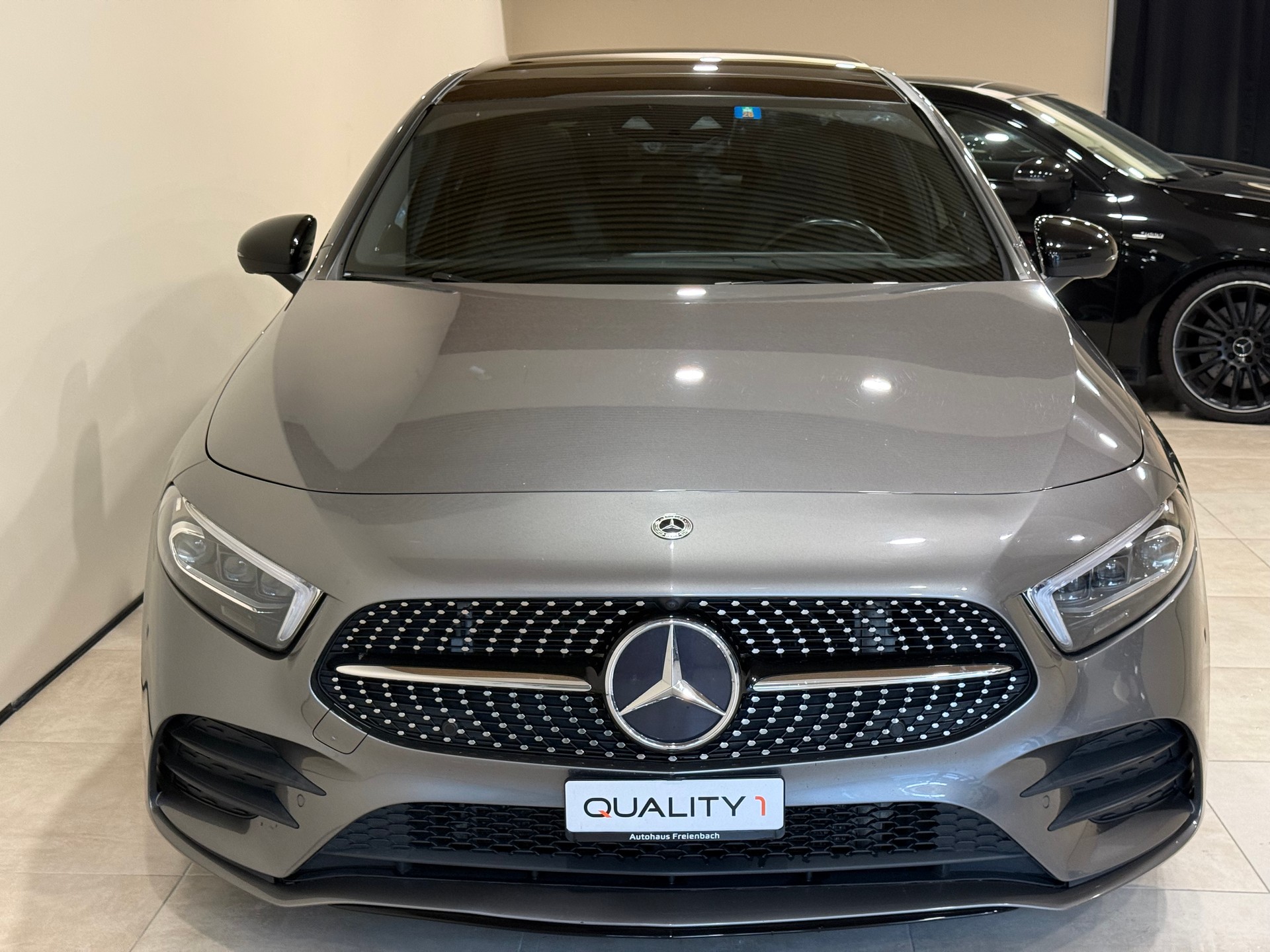 MERCEDES-BENZ A 250 AMG Line 7G-DCT-image-1