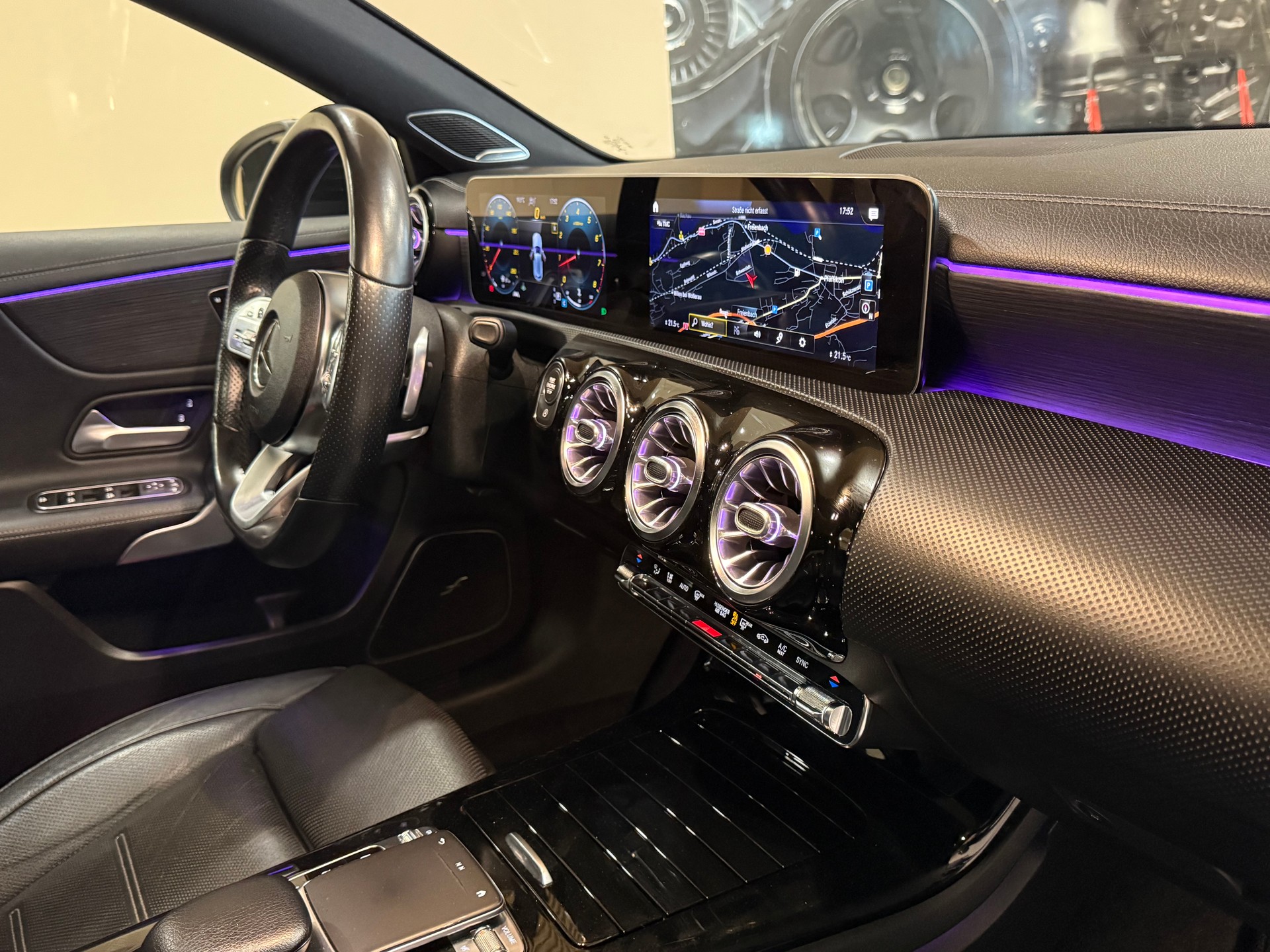MERCEDES-BENZ A 250 AMG Line 7G-DCT-image-6