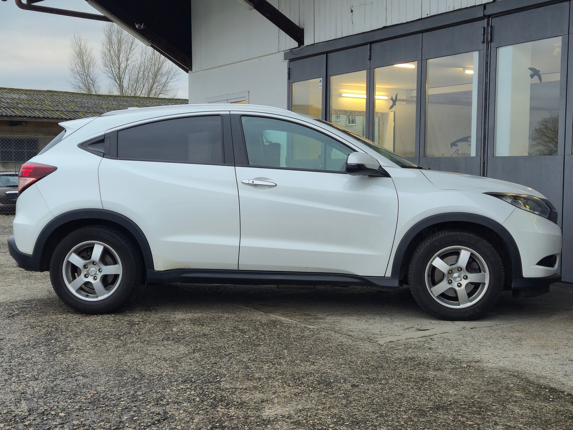 HONDA HR-V 1.6i-DTEC Executive-image-4