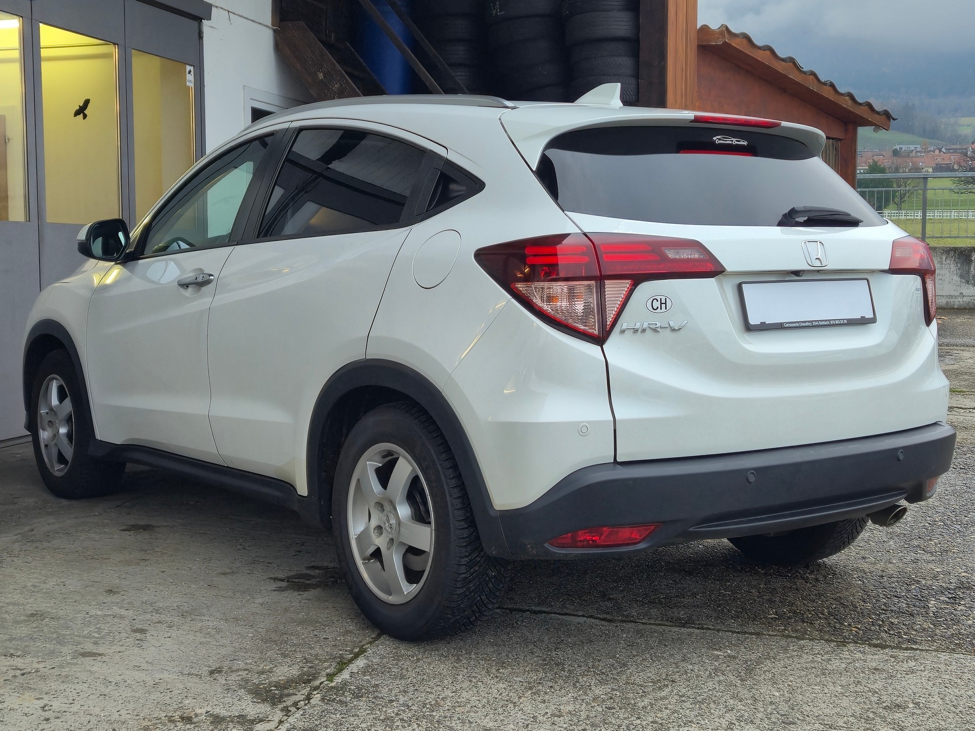 HONDA HR-V 1.6i-DTEC Executive-image-8