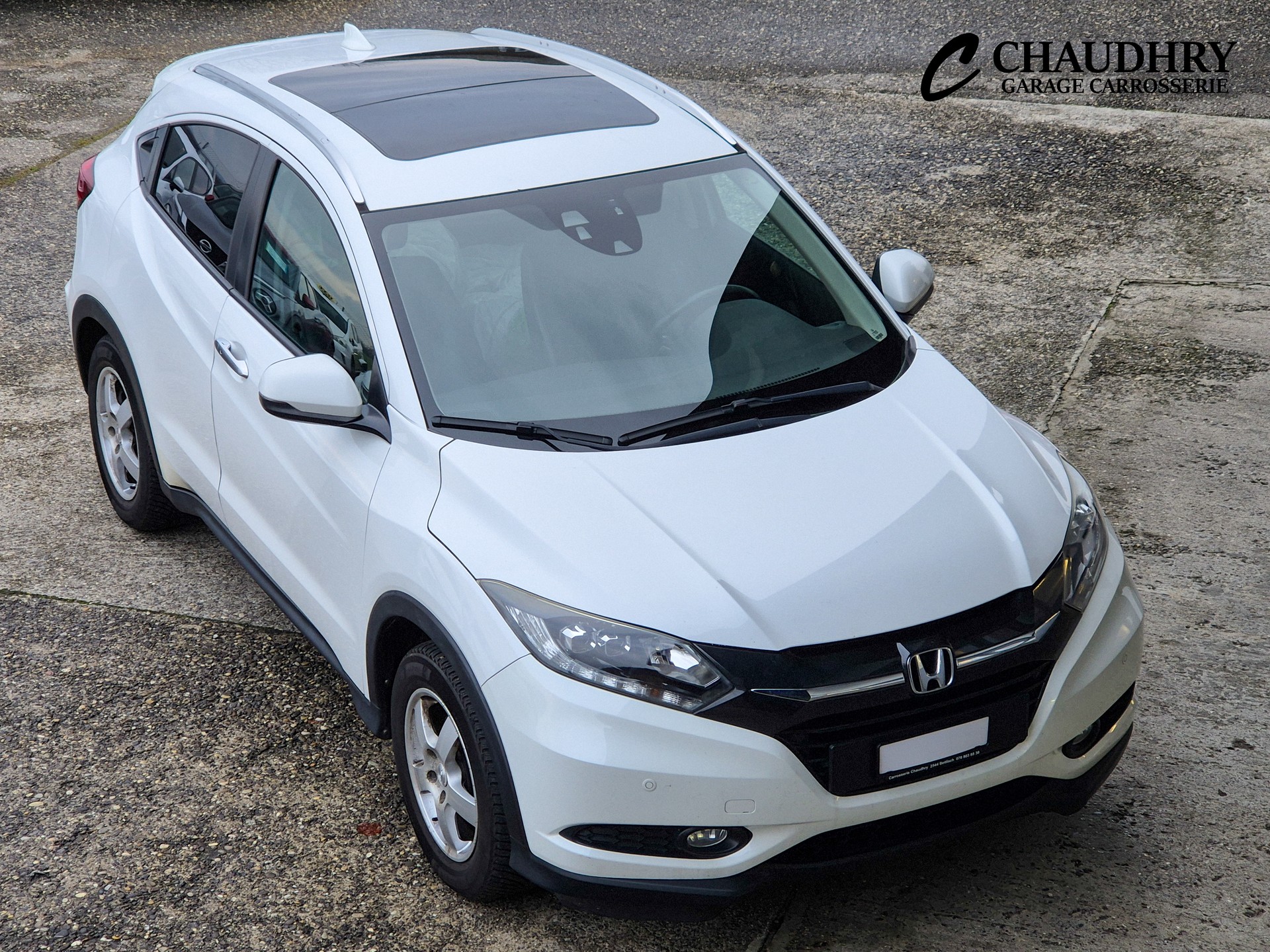 HONDA HR-V 1.6i-DTEC Executive-image-1