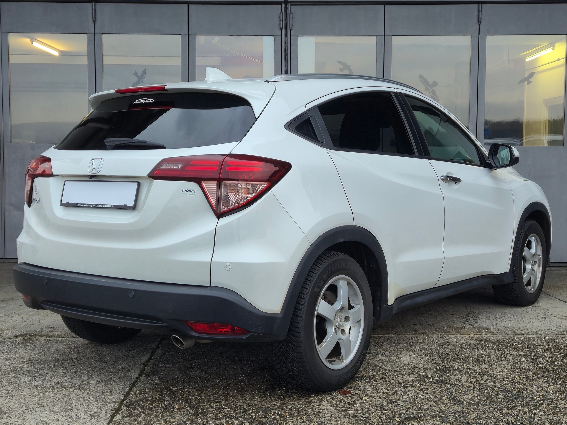 HONDA HR-V 1.6i-DTEC Executive-image-5