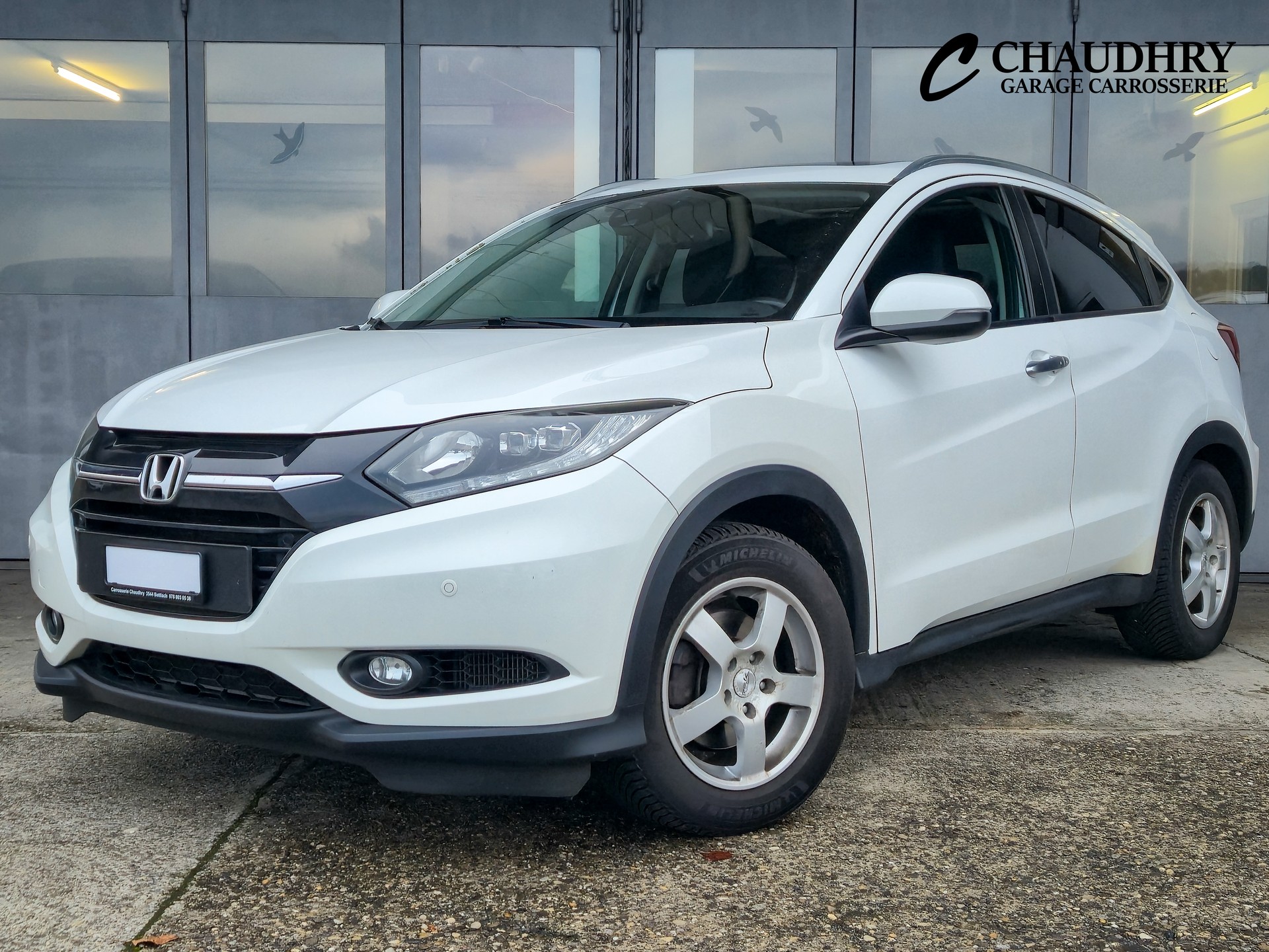 HONDA HR-V 1.6i-DTEC Executive-image-0