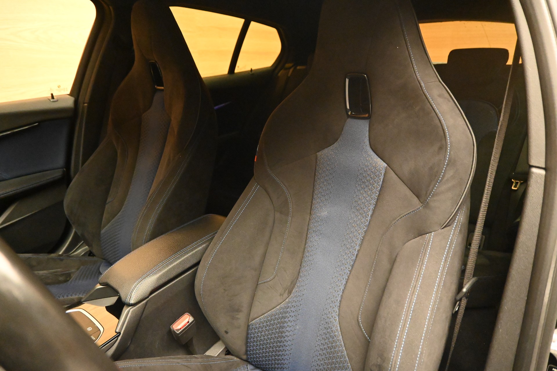 BMW M135i xDrive Steptronic-image-5