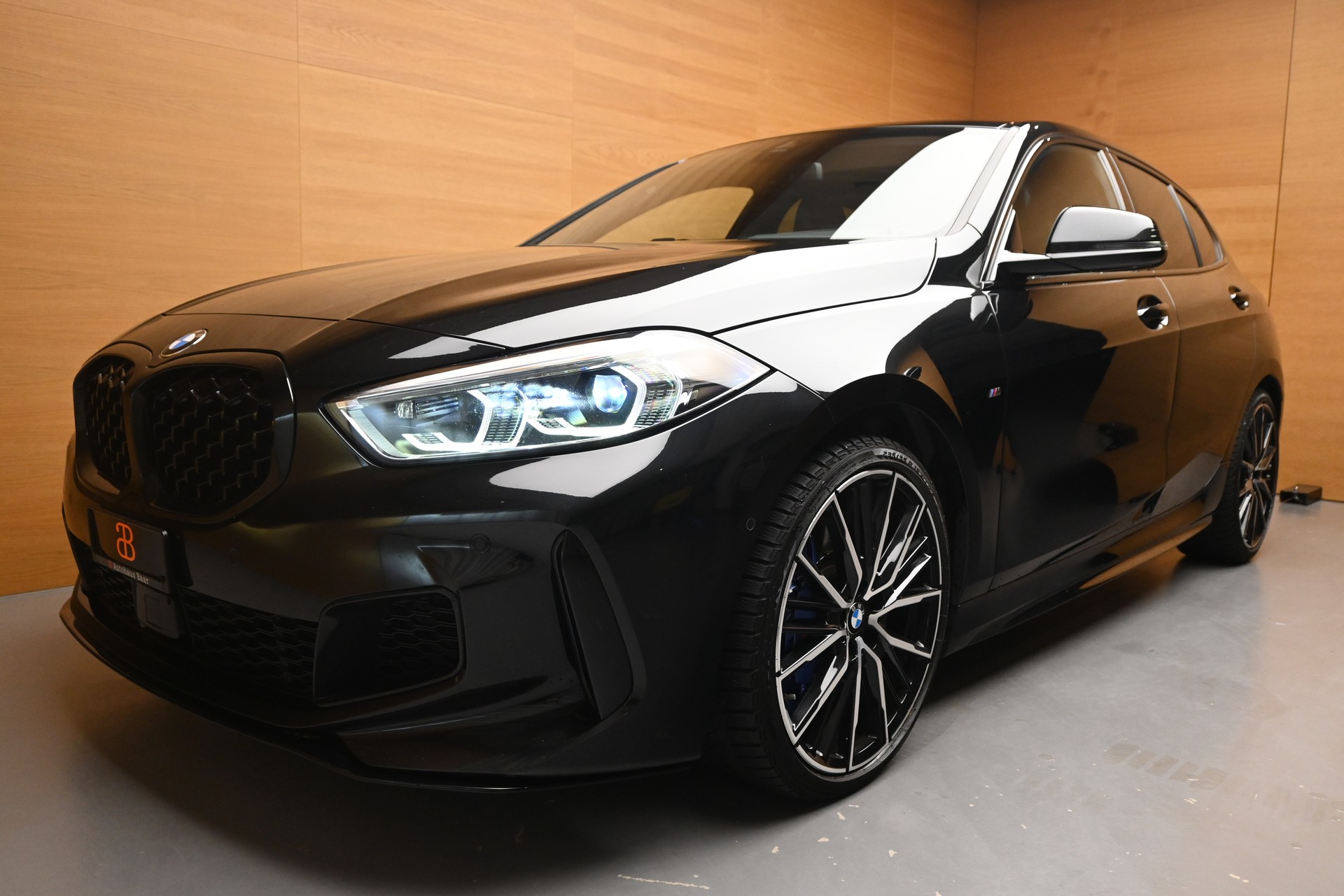 BMW M135i xDrive Steptronic-image-2