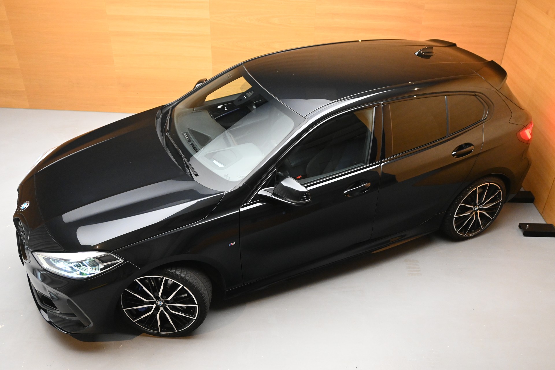 BMW M135i xDrive Steptronic-image-1