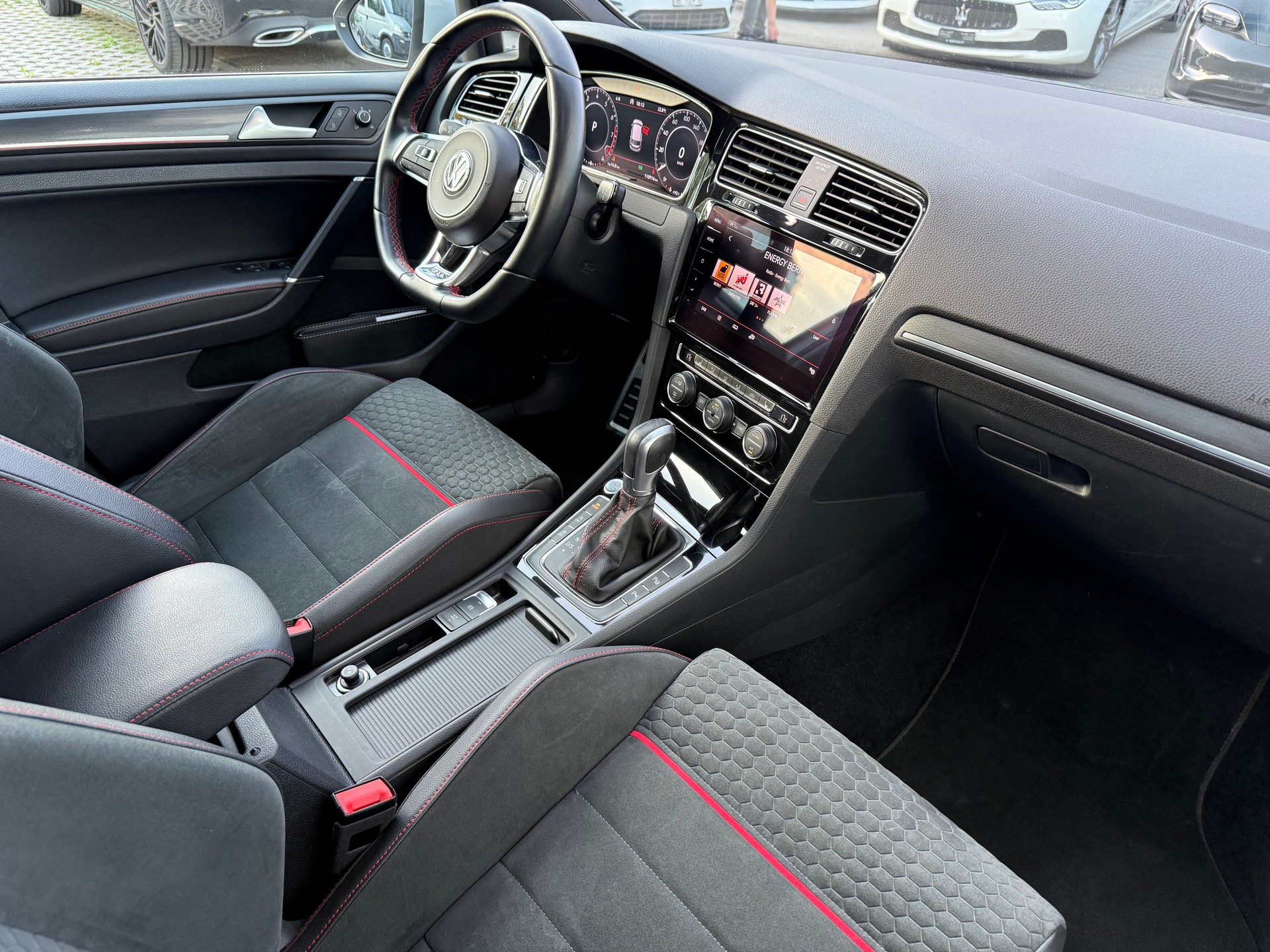 VW Golf 2.0 TSI GTI Performance DSG-image-7