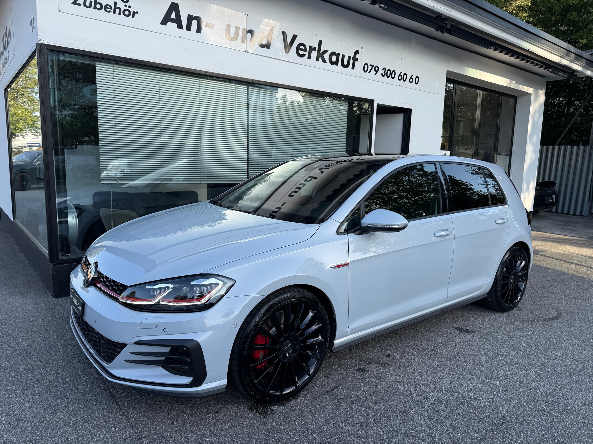 VW Golf 2.0 TSI GTI Performance DSG-image-0