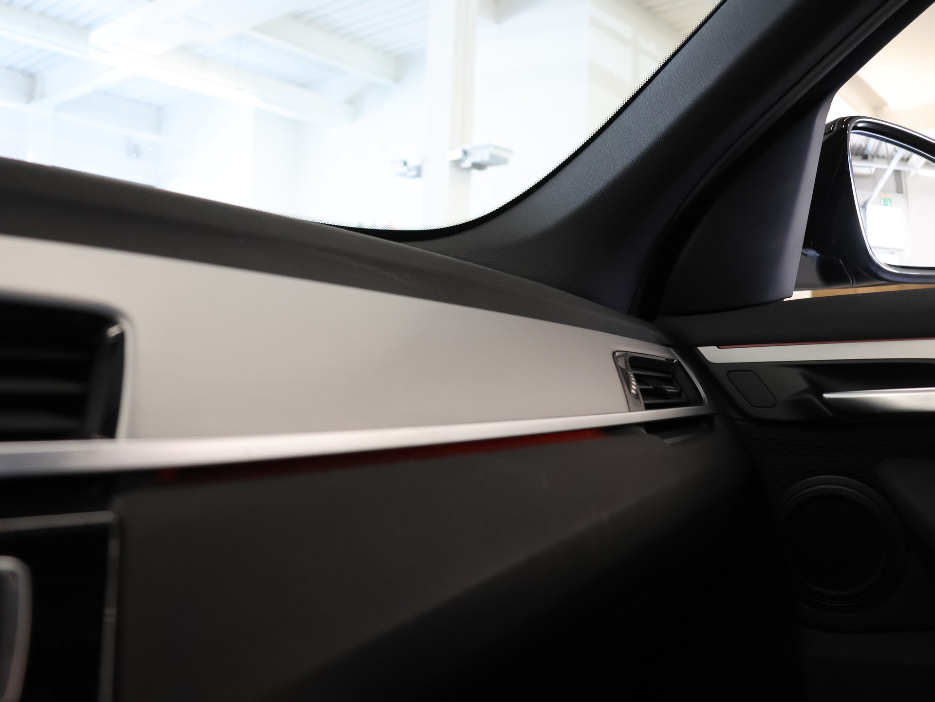 BMW X1 xDrive 25i M Sport Steptronic-image-28