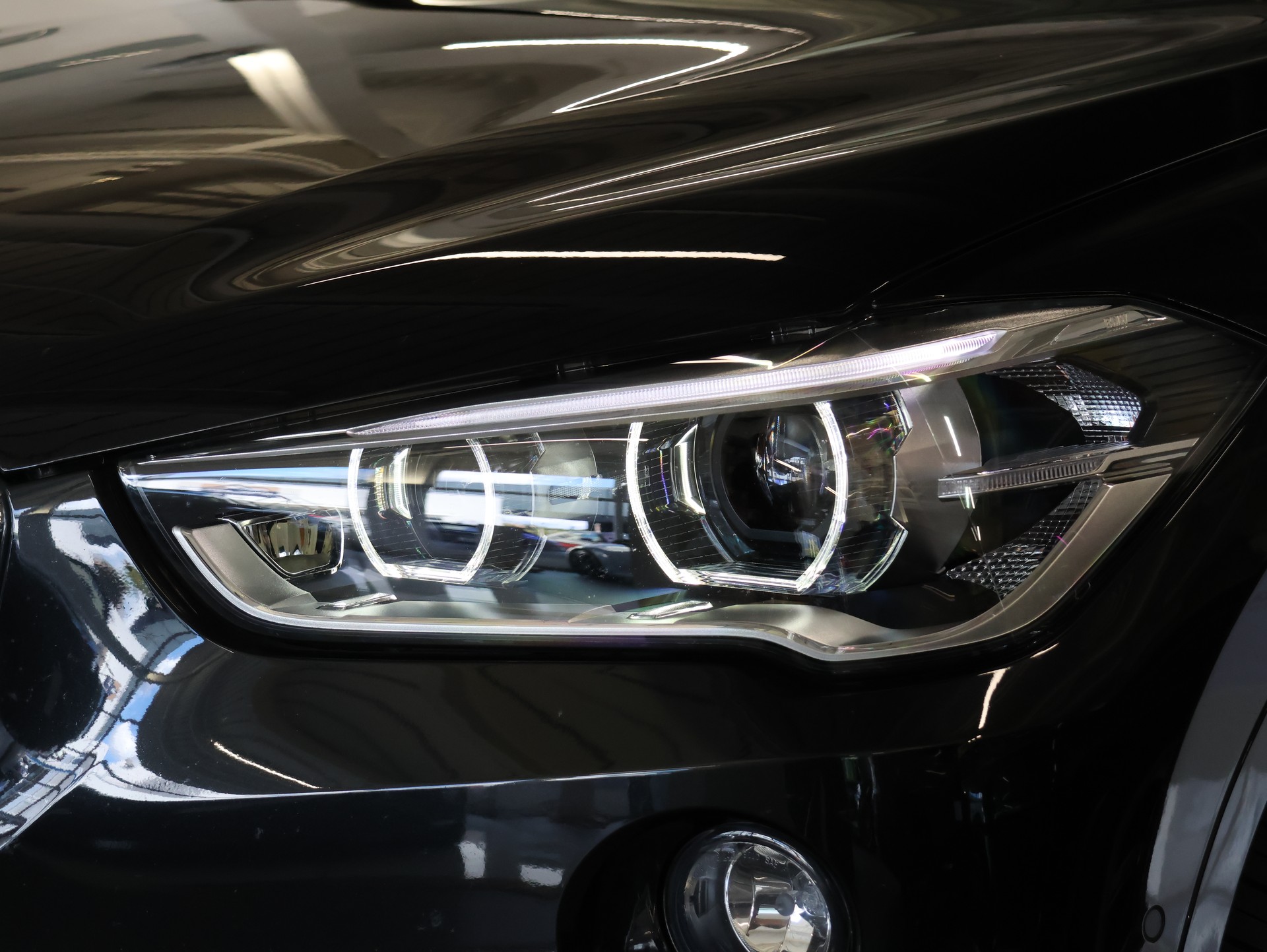 BMW X1 xDrive 25i M Sport Steptronic-image-4