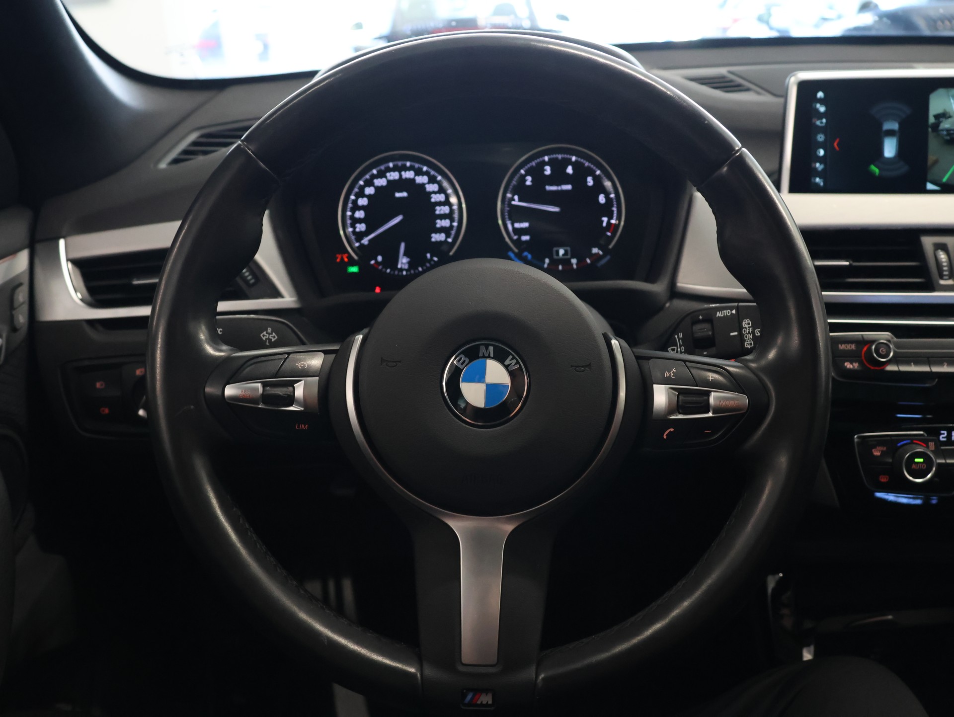 BMW X1 xDrive 25i M Sport Steptronic-image-17