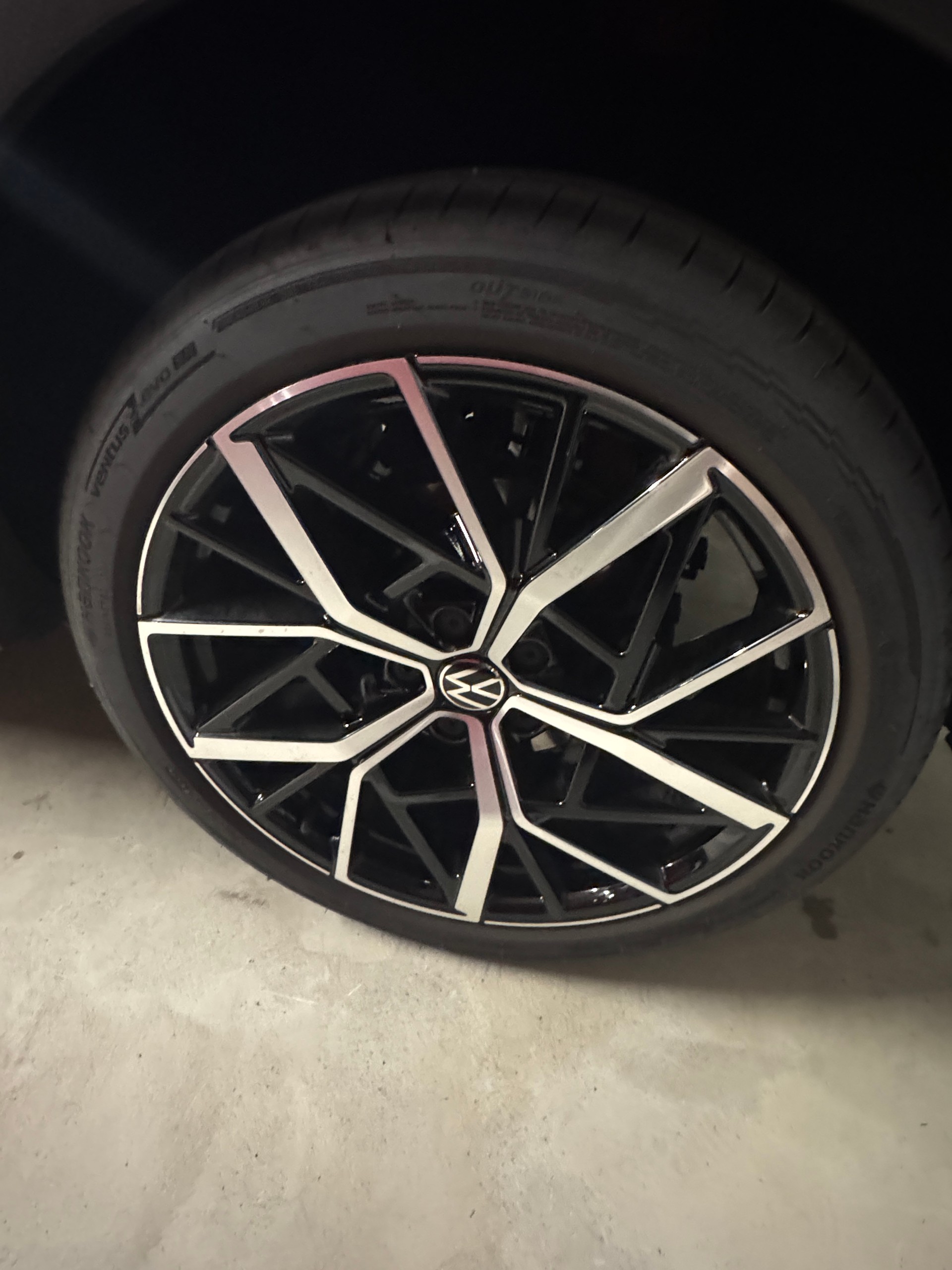 VW 2.0 TDI SCR Elegance DSG 4motion-image-4