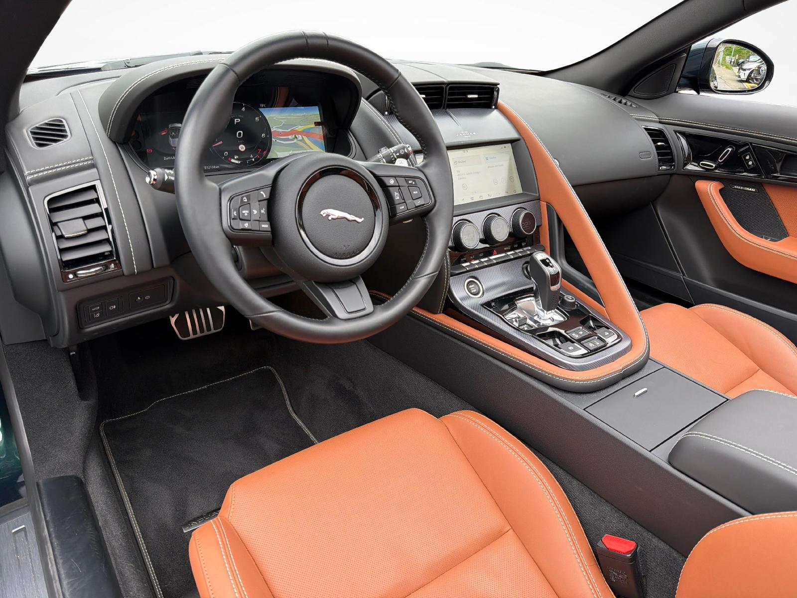 JAGUAR F-Type Convertible 2.0 R-Dynamic-image-3