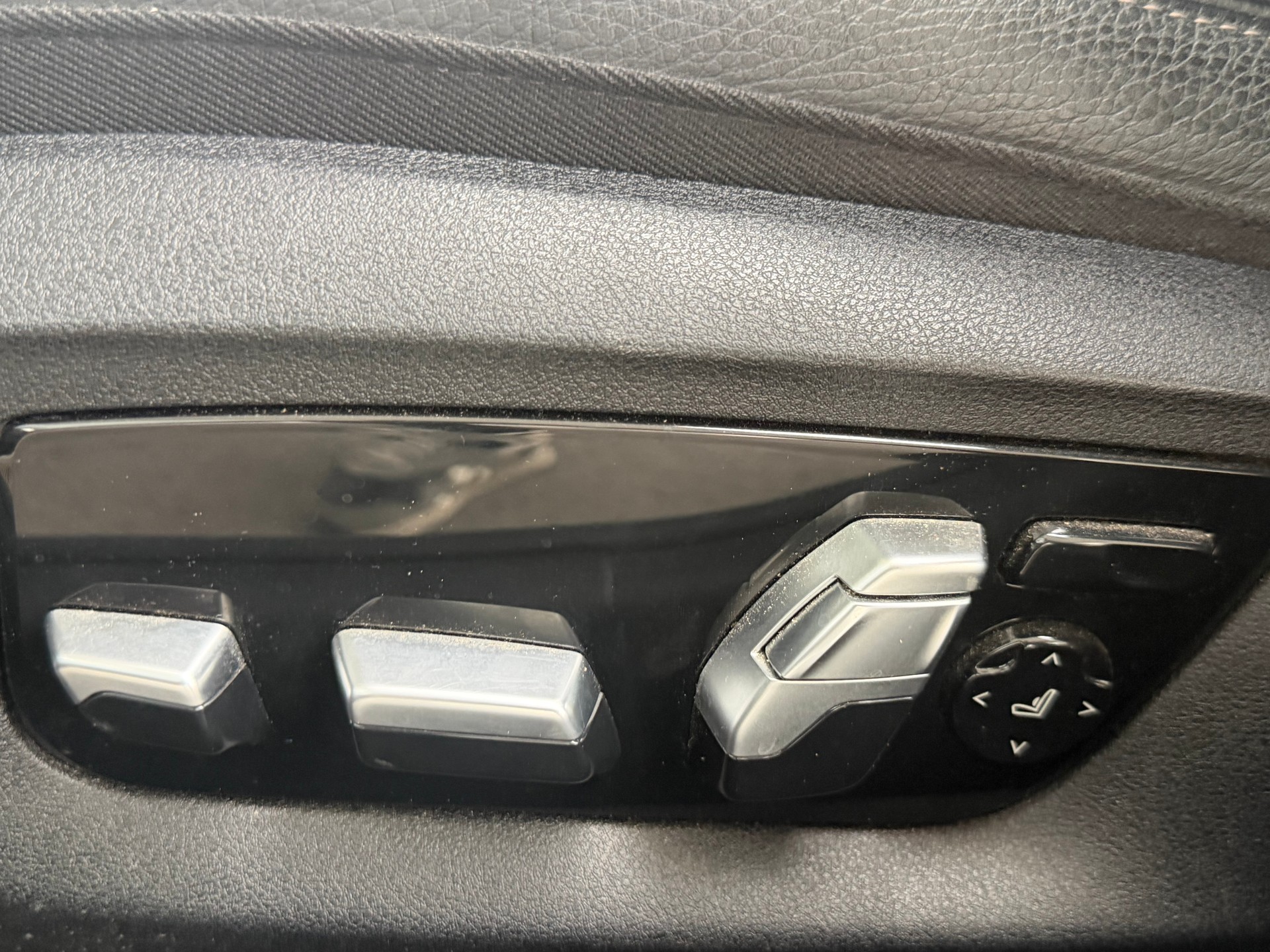 BMW 530e xDrive Steptronic-image-4