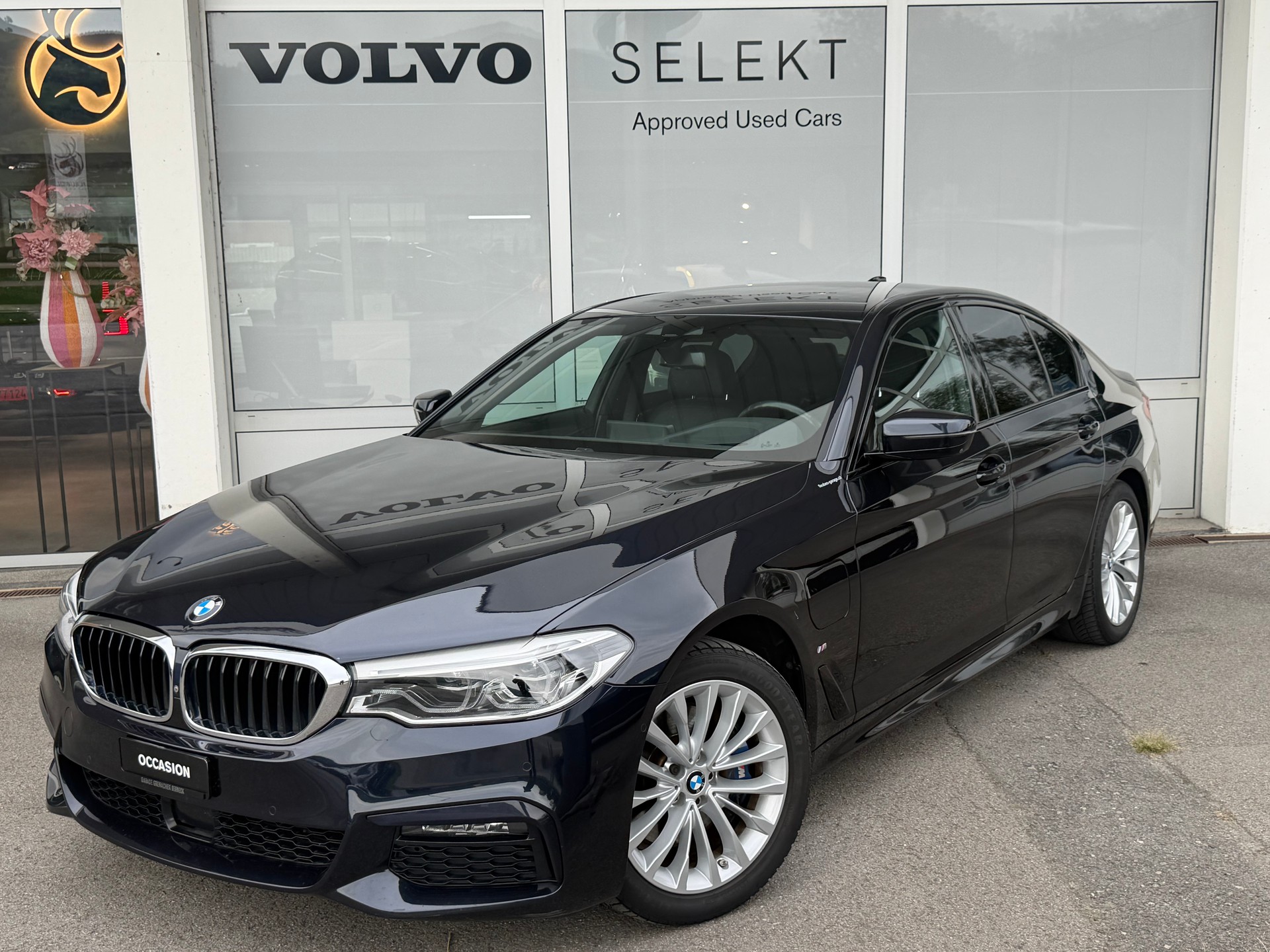 BMW 530e xDrive Steptronic-image-0