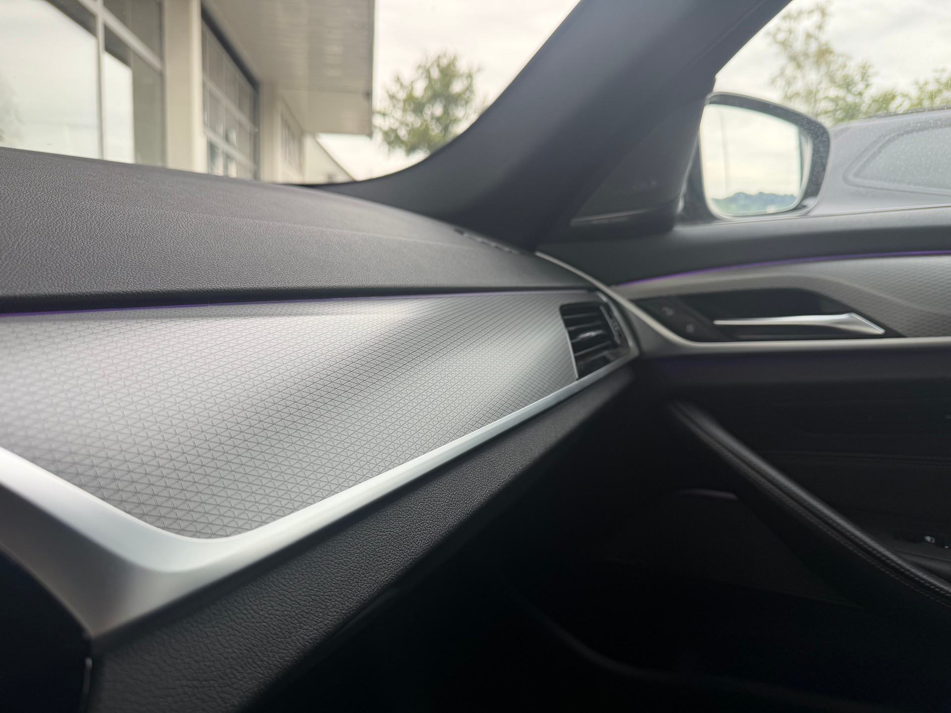 BMW 530e xDrive Steptronic-image-12