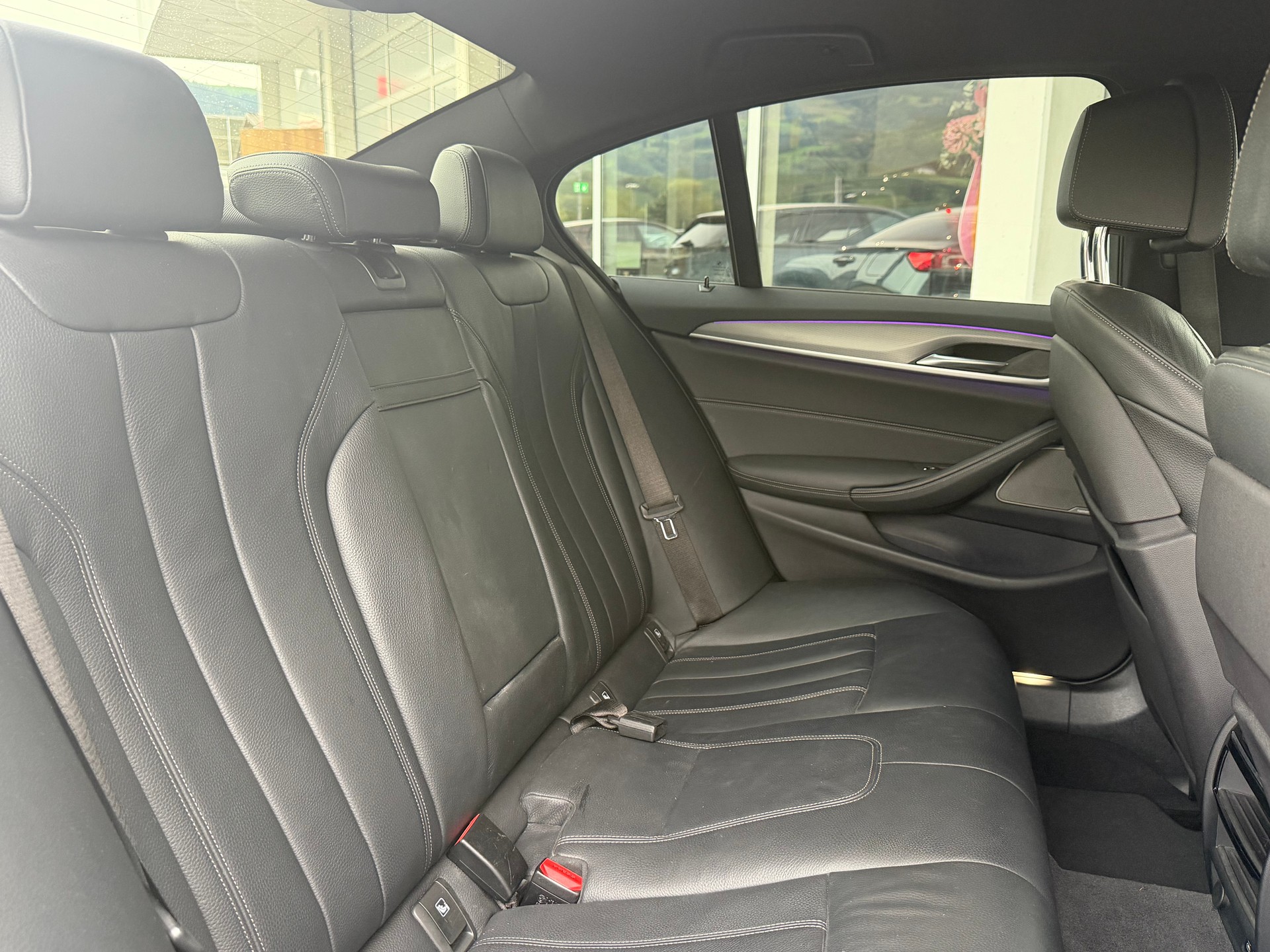 BMW 530e xDrive Steptronic-image-5