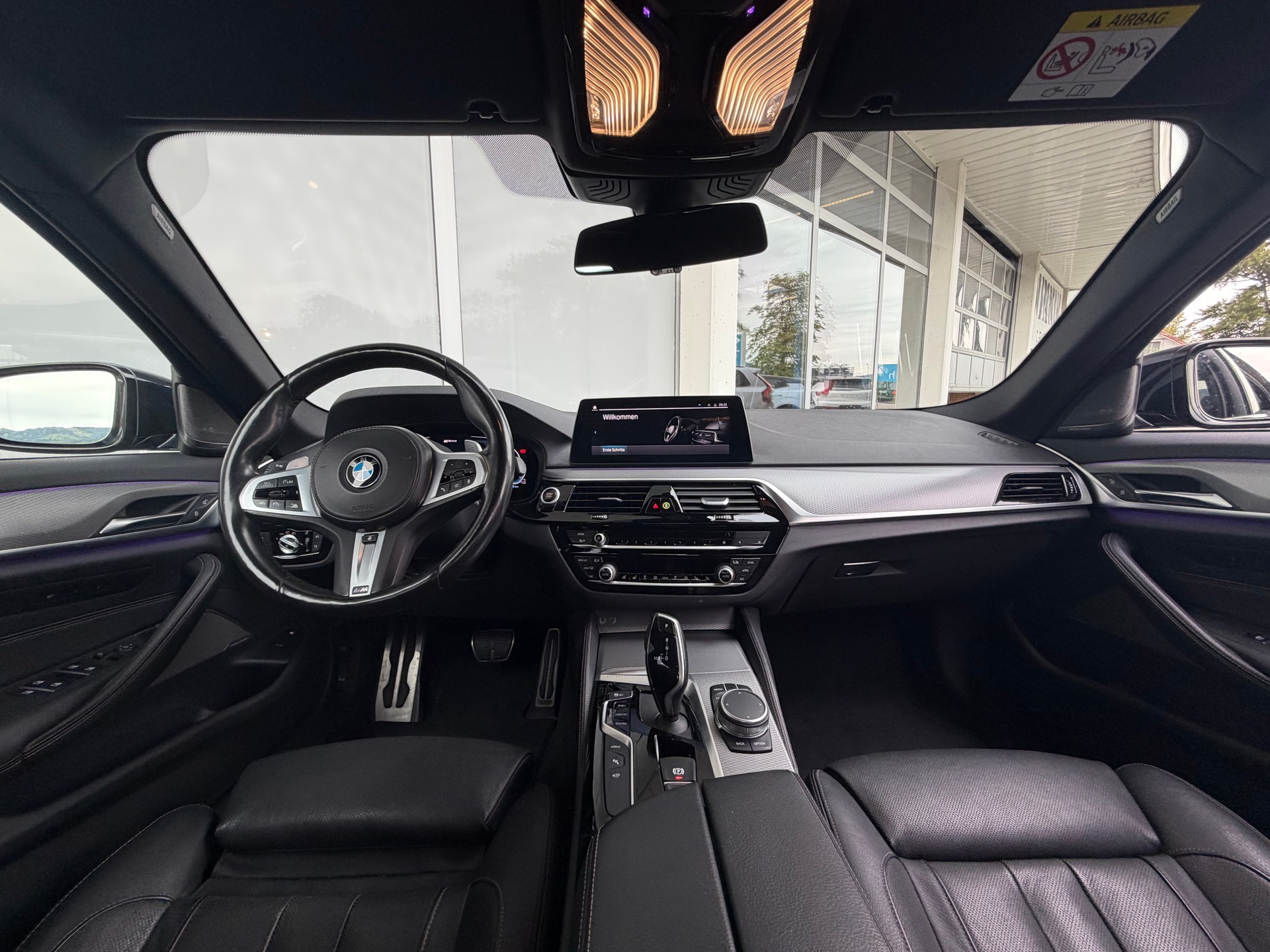 BMW 530e xDrive Steptronic-image-8