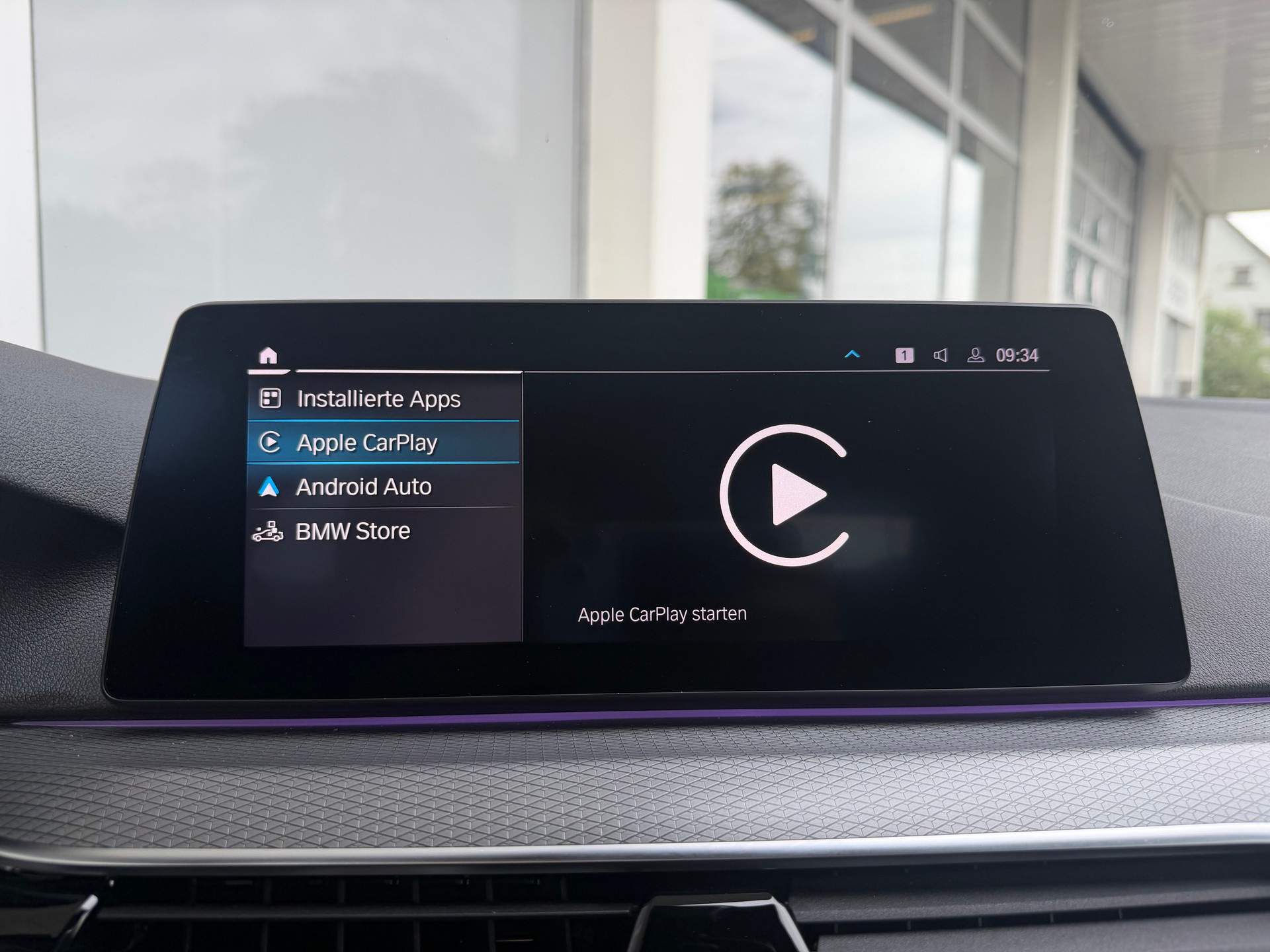 BMW 530e xDrive Steptronic-image-17
