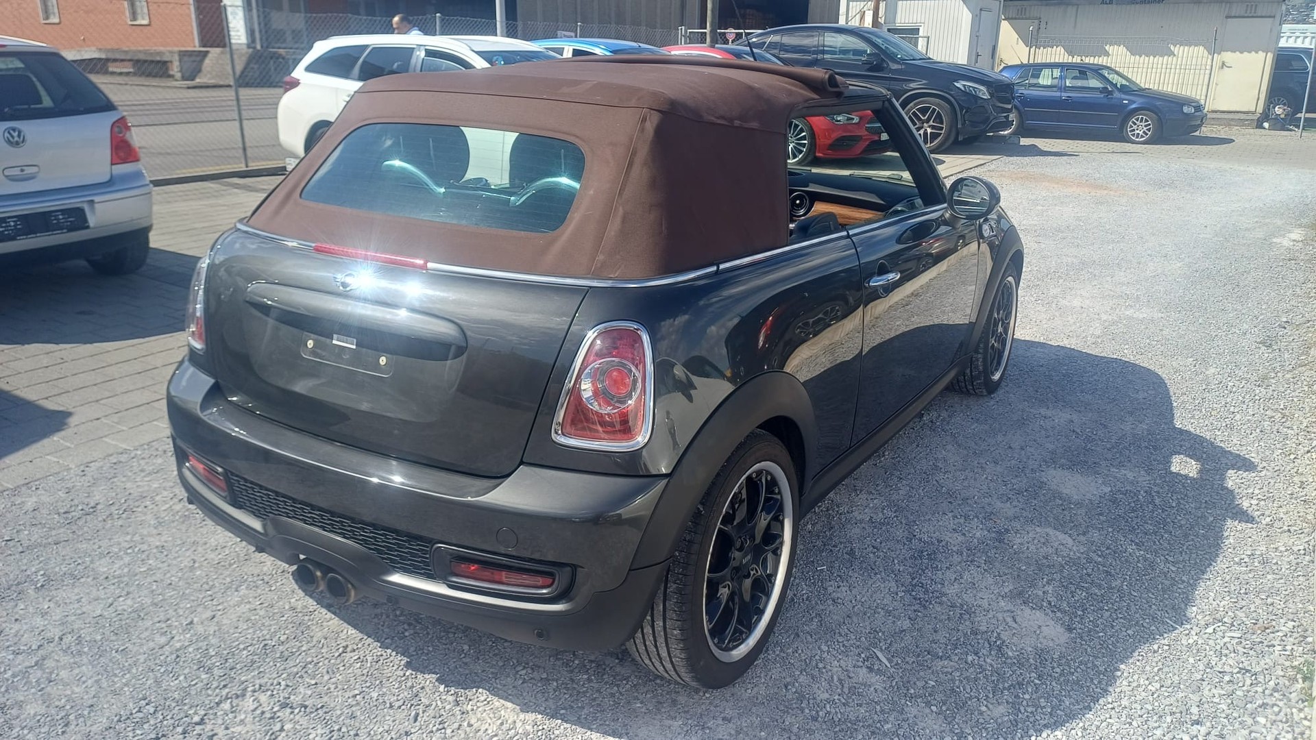 MINI Mini Cooper S Cabrio-image-6
