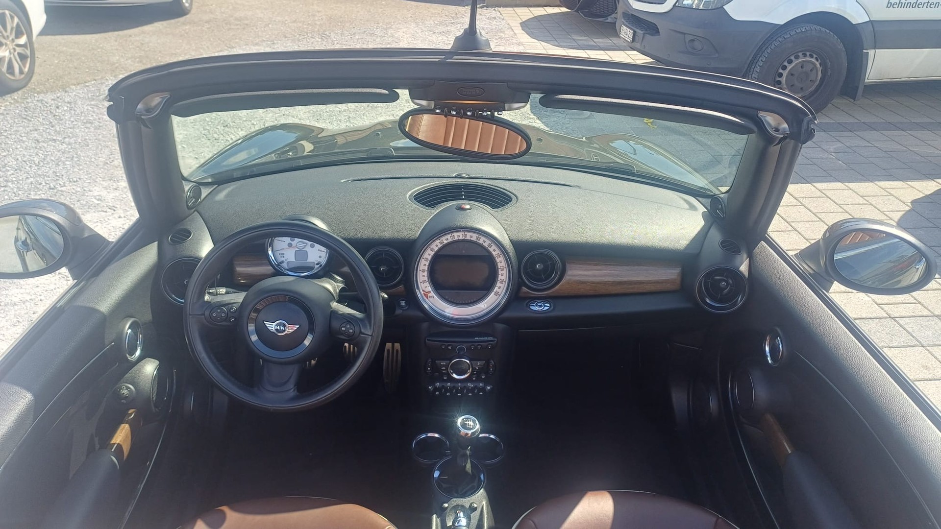 MINI Mini Cooper S Cabrio-image-12
