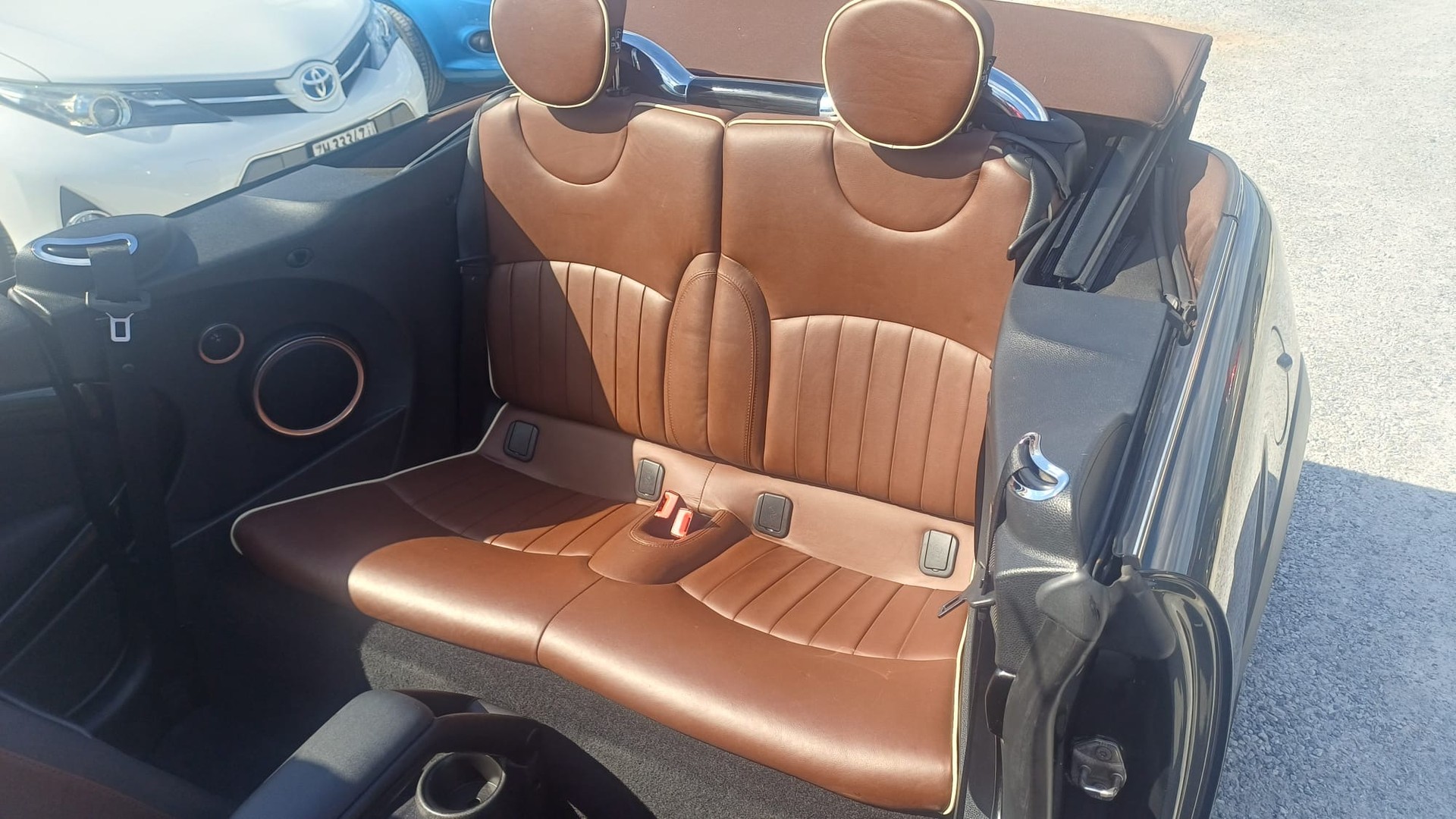 MINI Mini Cooper S Cabrio-image-14