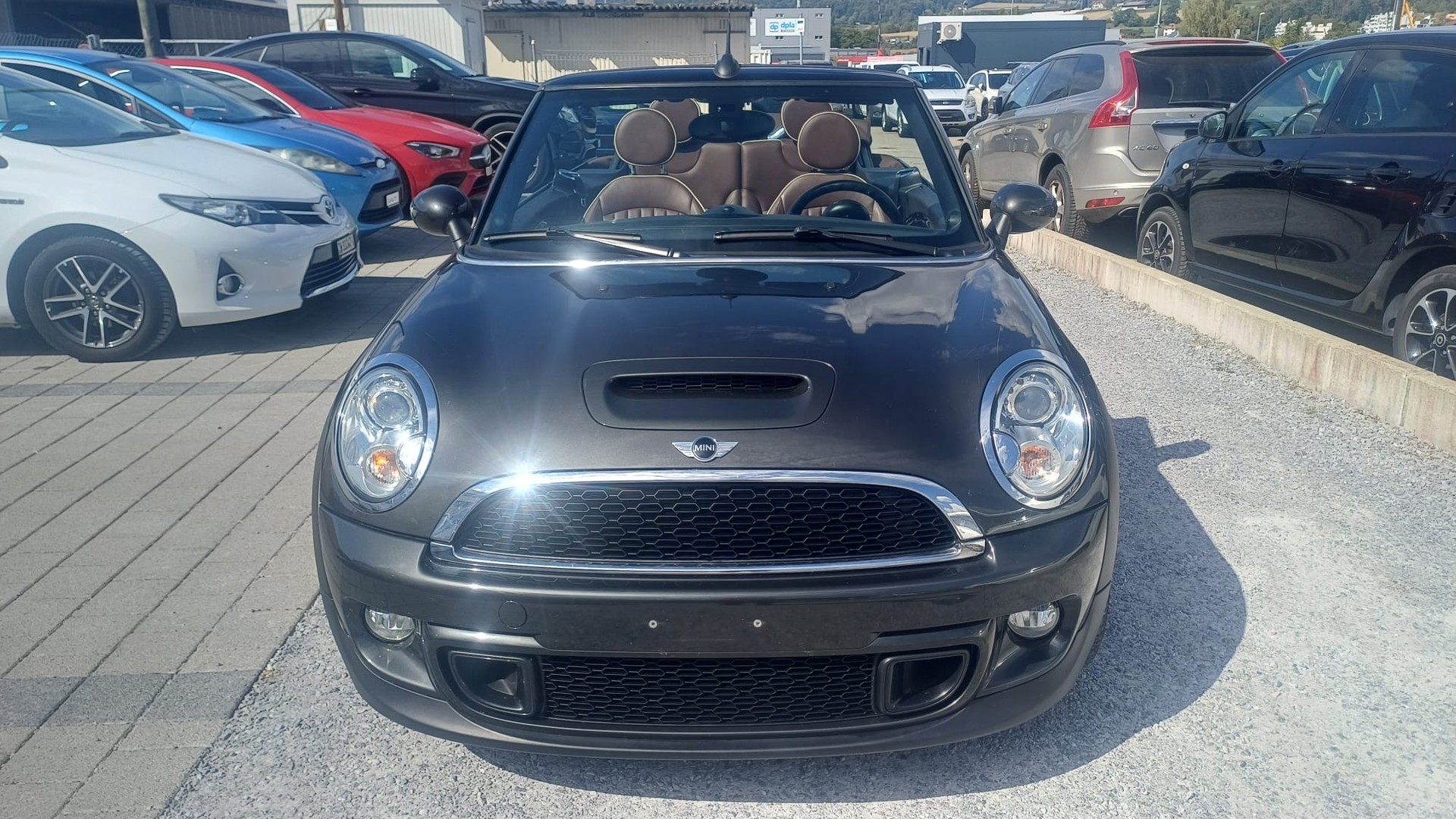 MINI Mini Cooper S Cabrio-image-0