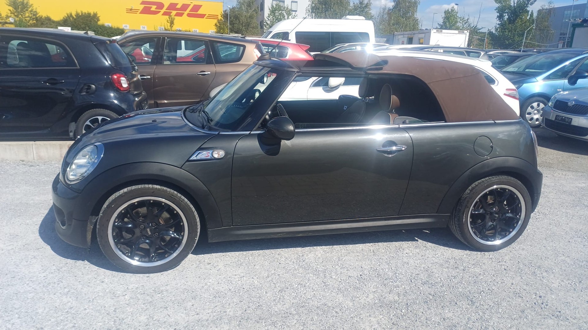 MINI Mini Cooper S Cabrio-image-7