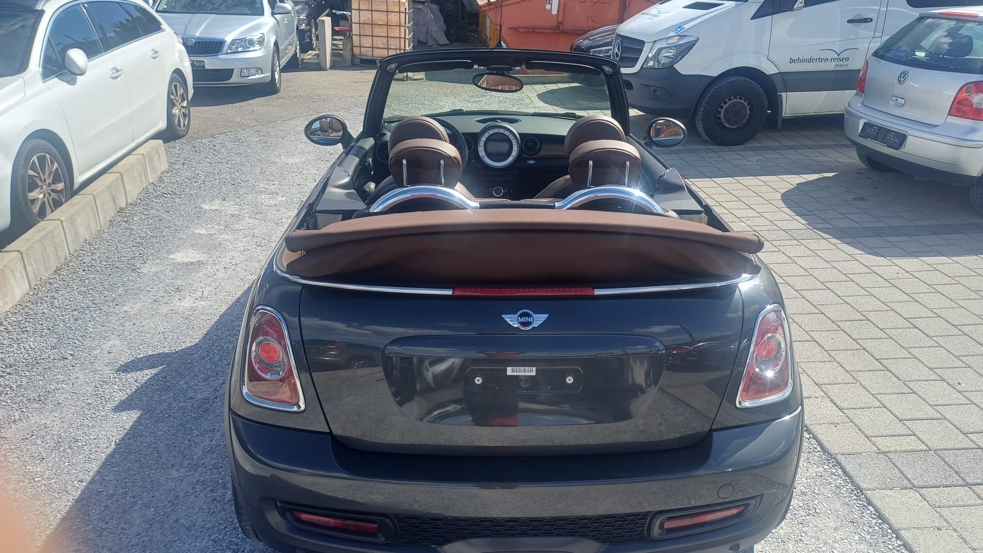 MINI Mini Cooper S Cabrio-image-8