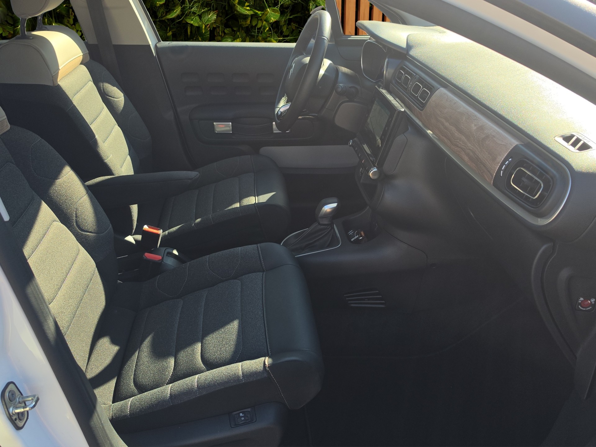 CITROEN C3 1.2i PureTech Swiss Edition EAT6-image-9