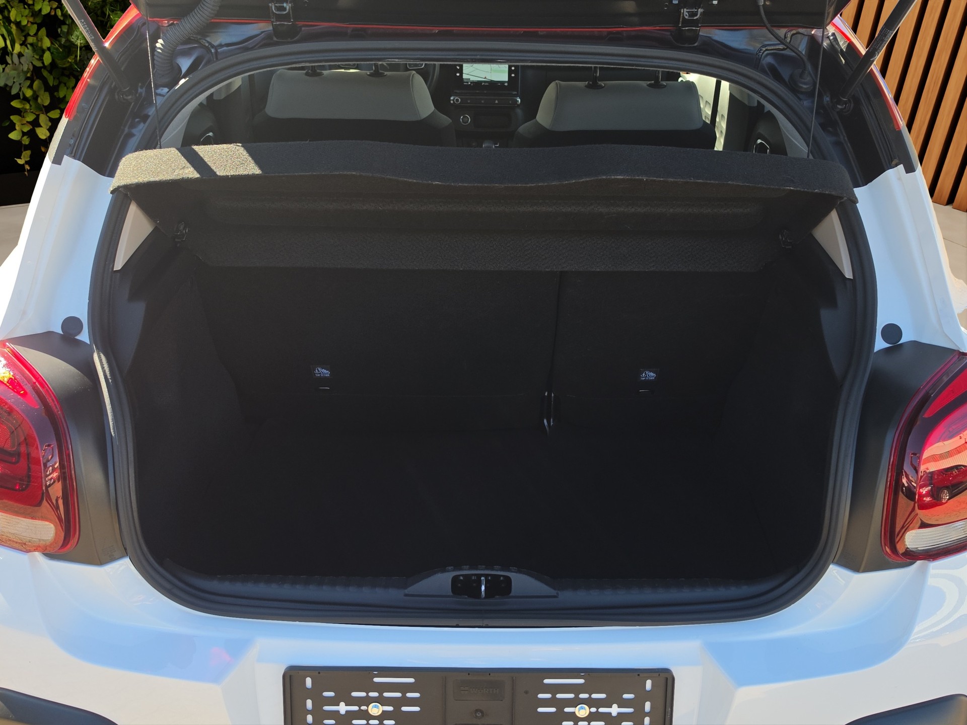 CITROEN C3 1.2i PureTech Swiss Edition EAT6-image-11