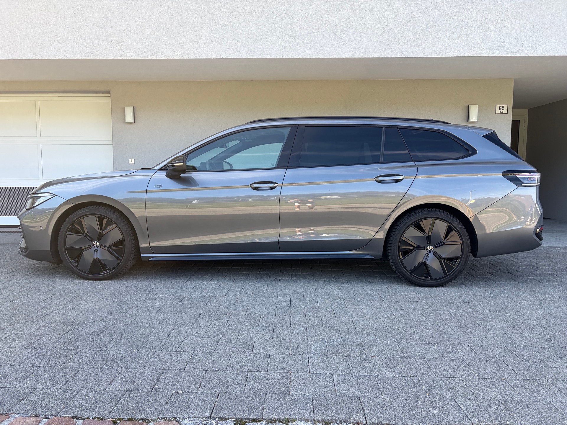 VW 2.0 TDI R-Line DSG 4motion - Allrad 4x4-image-3