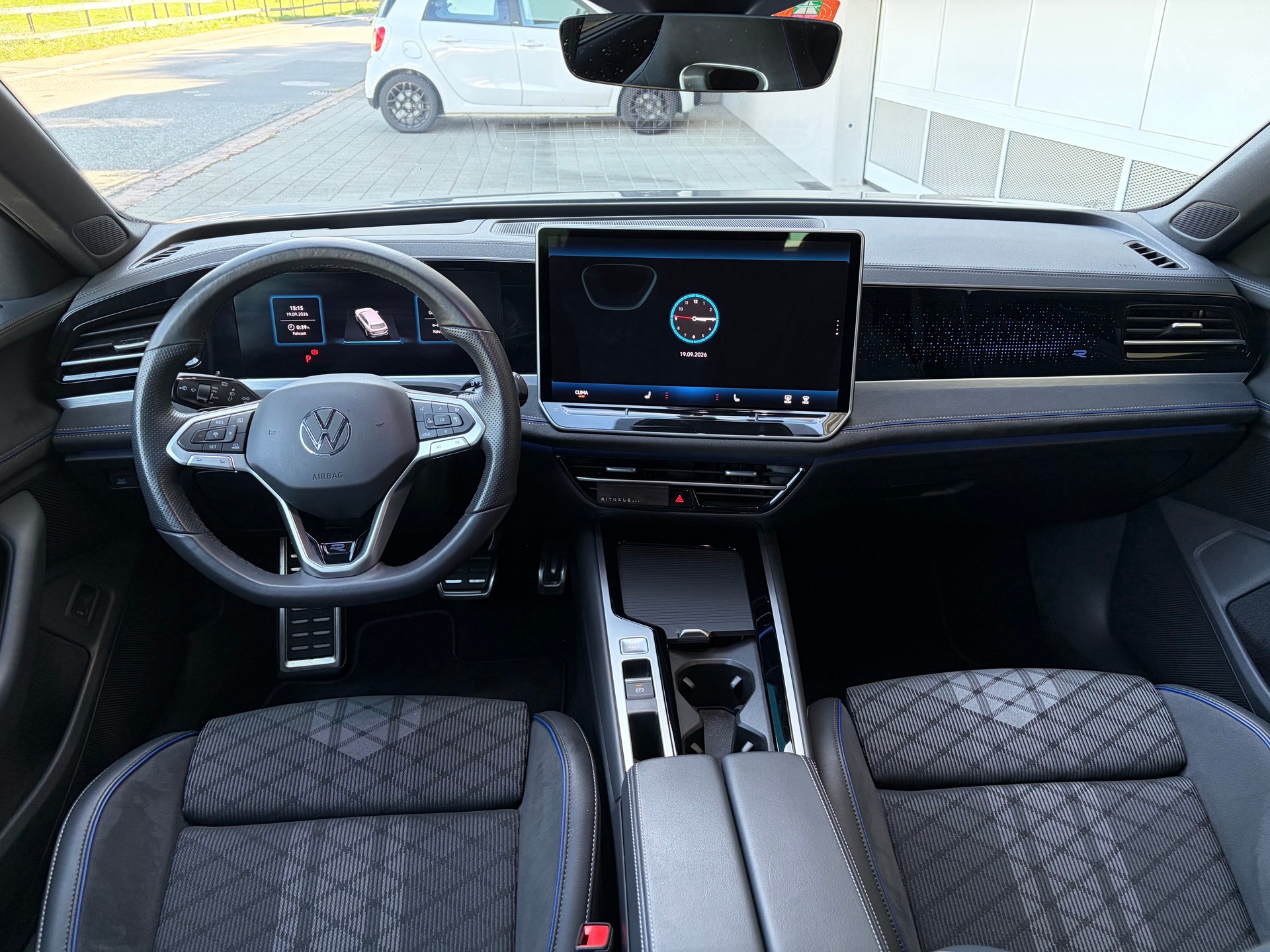 VW 2.0 TDI R-Line DSG 4motion - Allrad 4x4-image-5