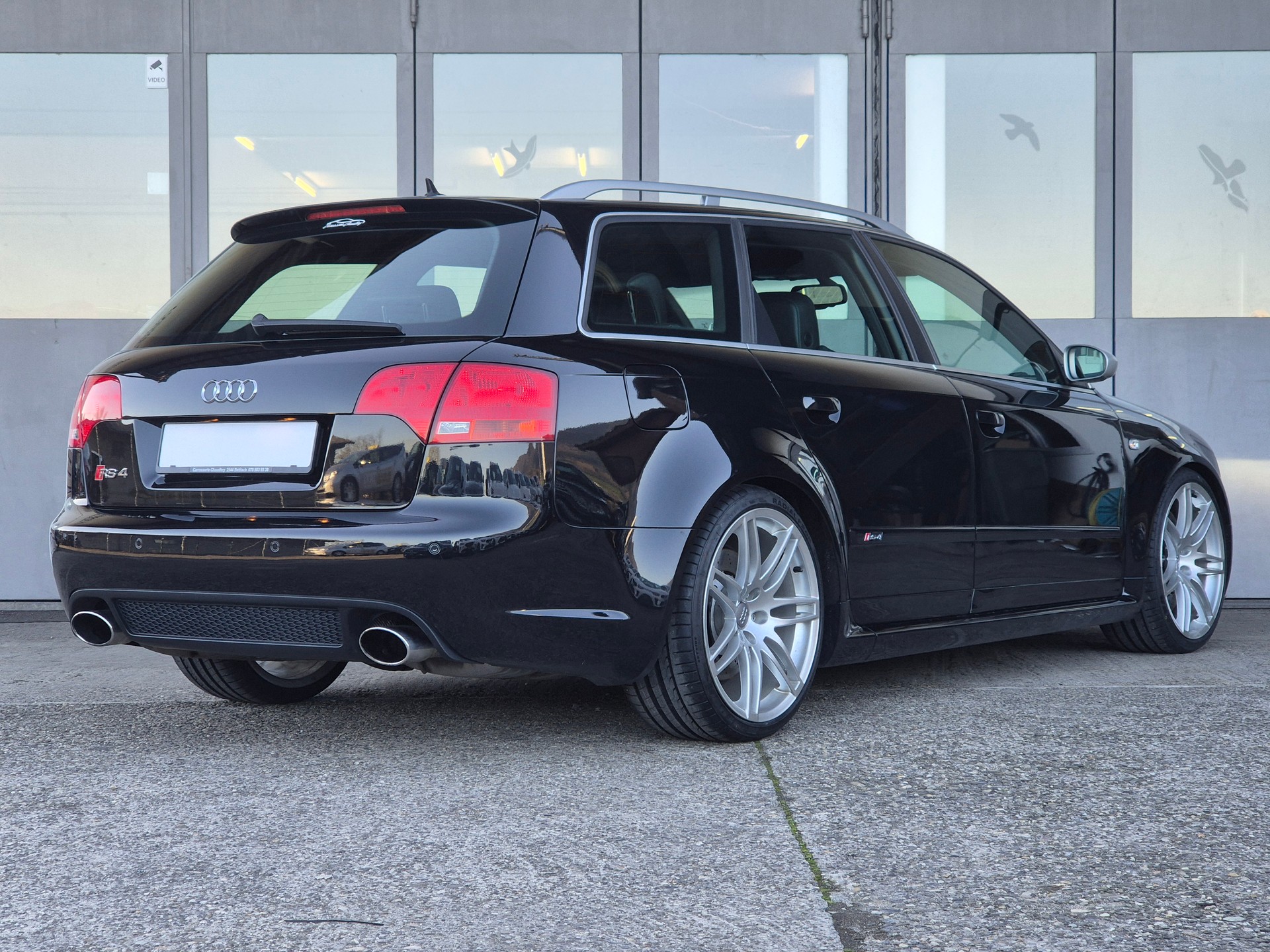 AUDI RS4 Avant 4.2 V8 quattro-image-4