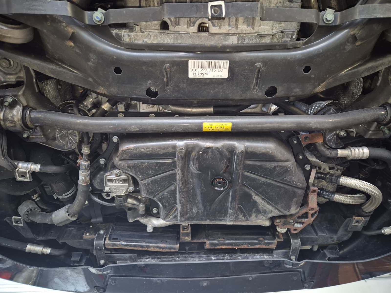 AUDI RS4 Avant 4.2 V8 quattro-image-10