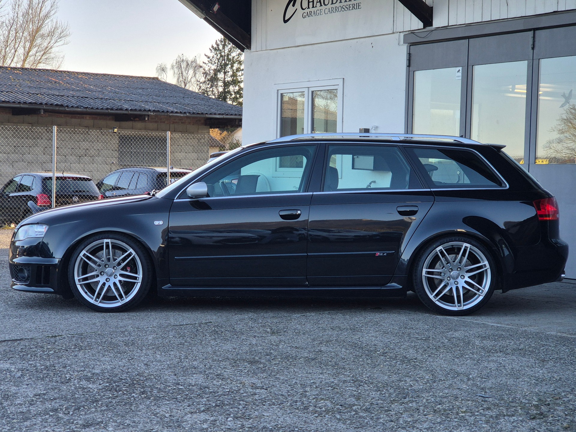 AUDI RS4 Avant 4.2 V8 quattro-image-8
