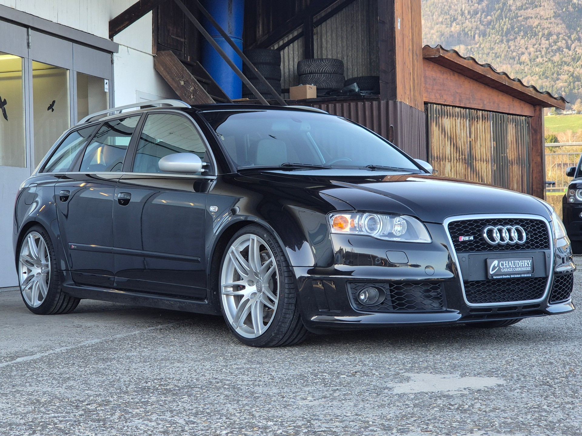 AUDI RS4 Avant 4.2 V8 quattro-image-3