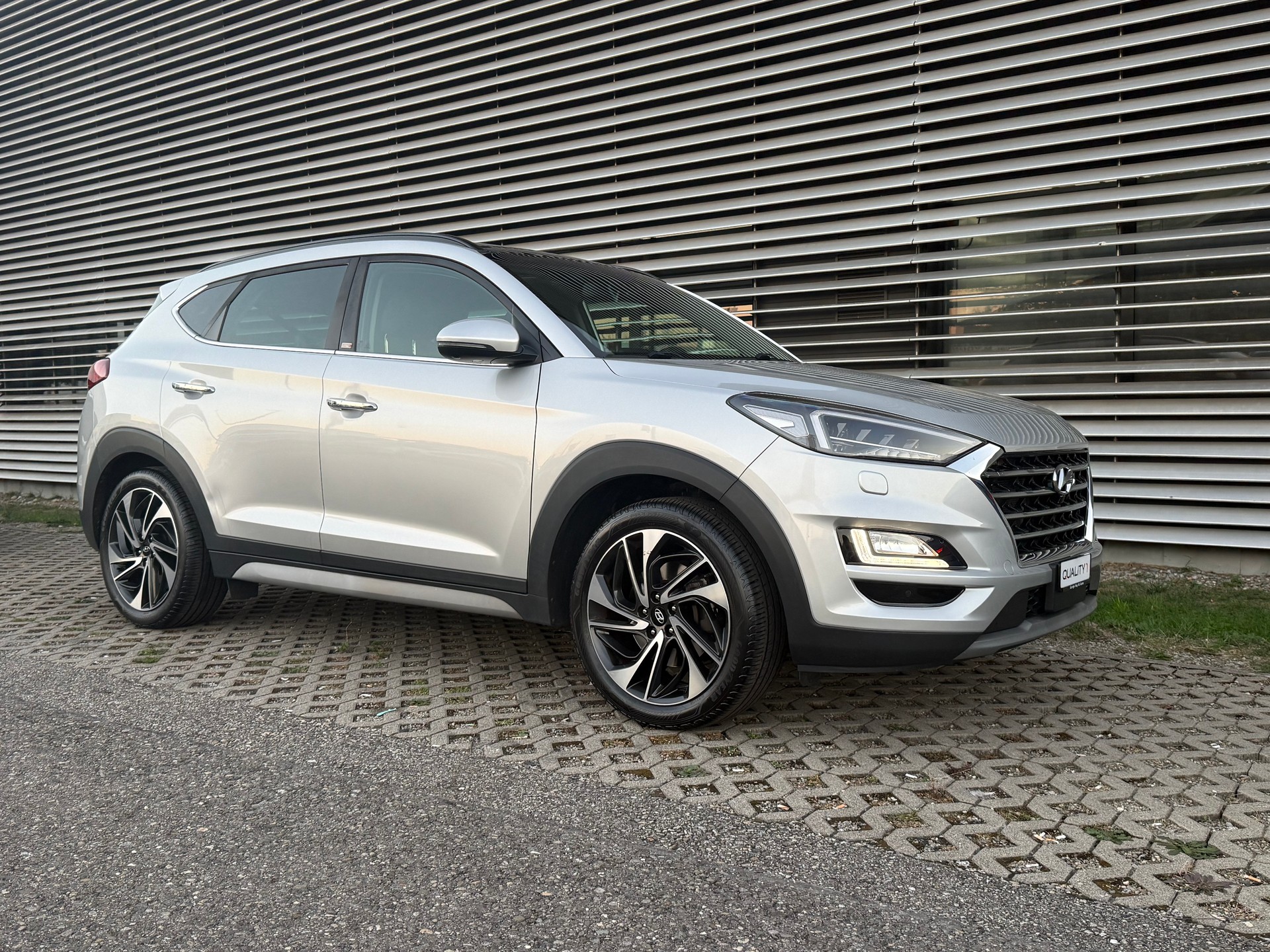 HYUNDAI Tucson 1.6 TGDI Amplia 4WD DCT-image-4